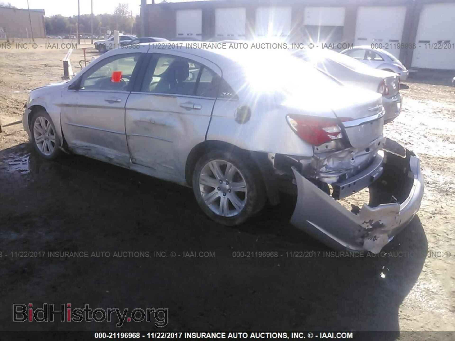 2012 Chrysler 200 - VIN: 1C3CCBAB4CN318084 - Фото 3