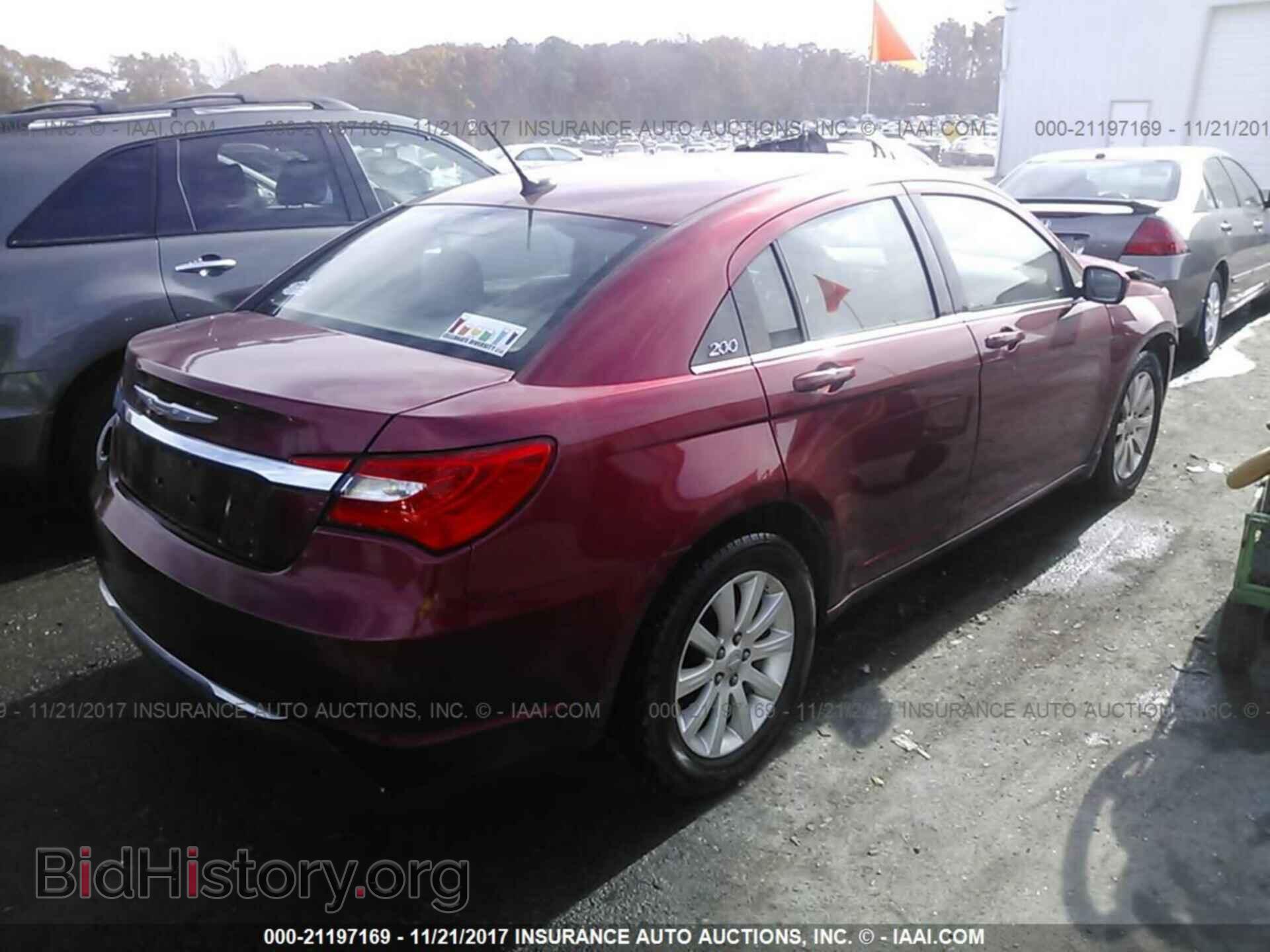 2013 Chrysler 200 - VIN: 1C3CCBBB8DN627802 - Photo 4