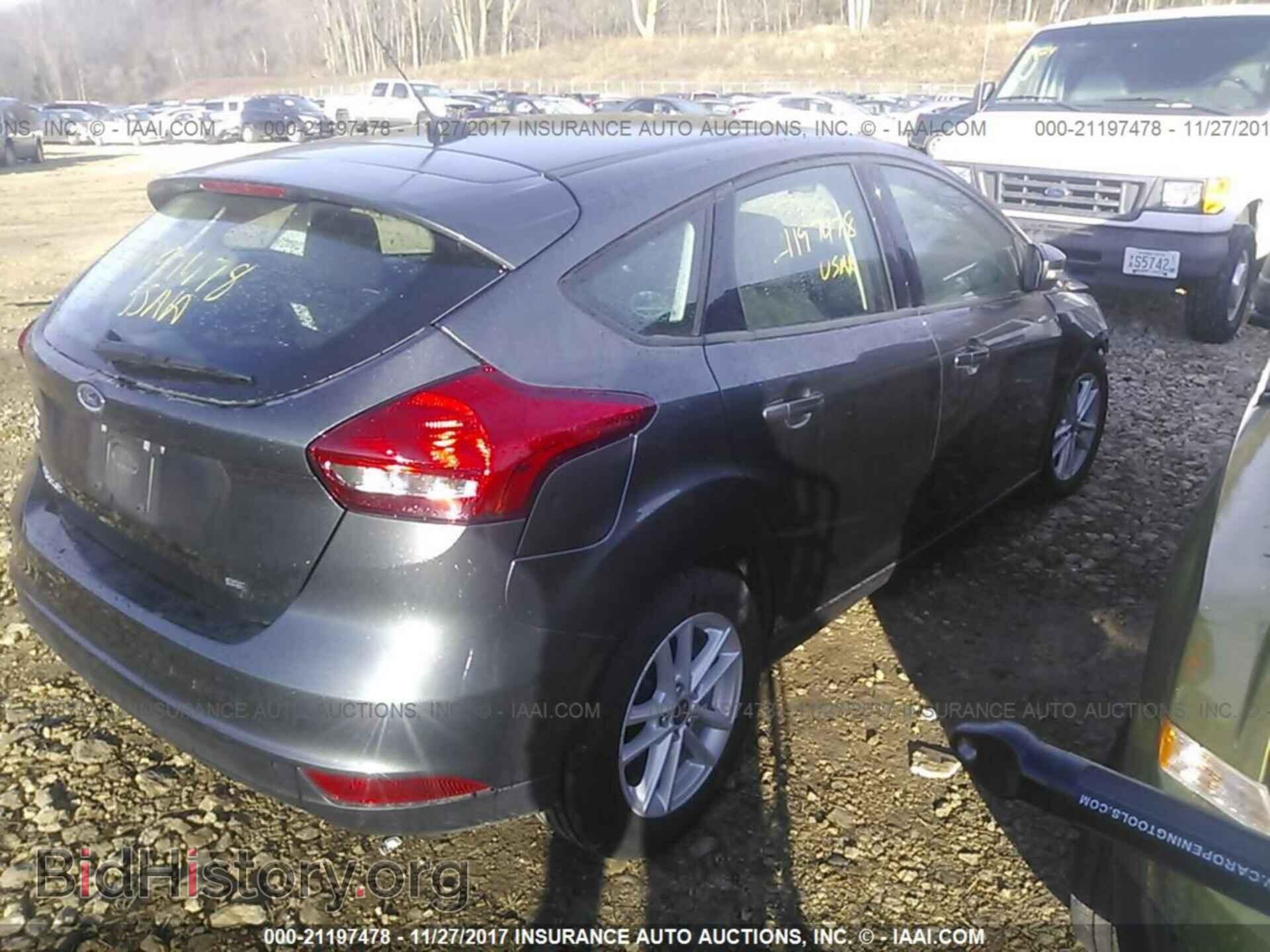 2017 Ford Focus - VIN: 1FADP3K23HL325013 - Photo 4