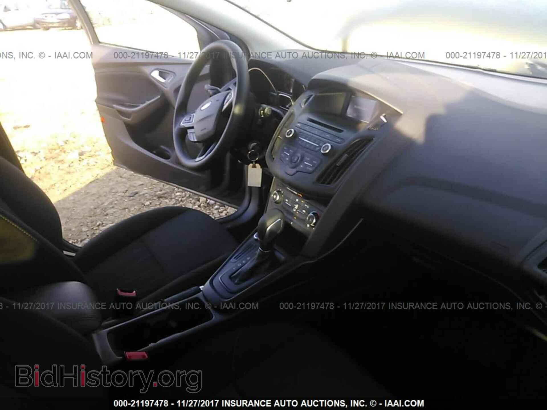 2017 Ford Focus - VIN: 1FADP3K23HL325013 - Photo 5