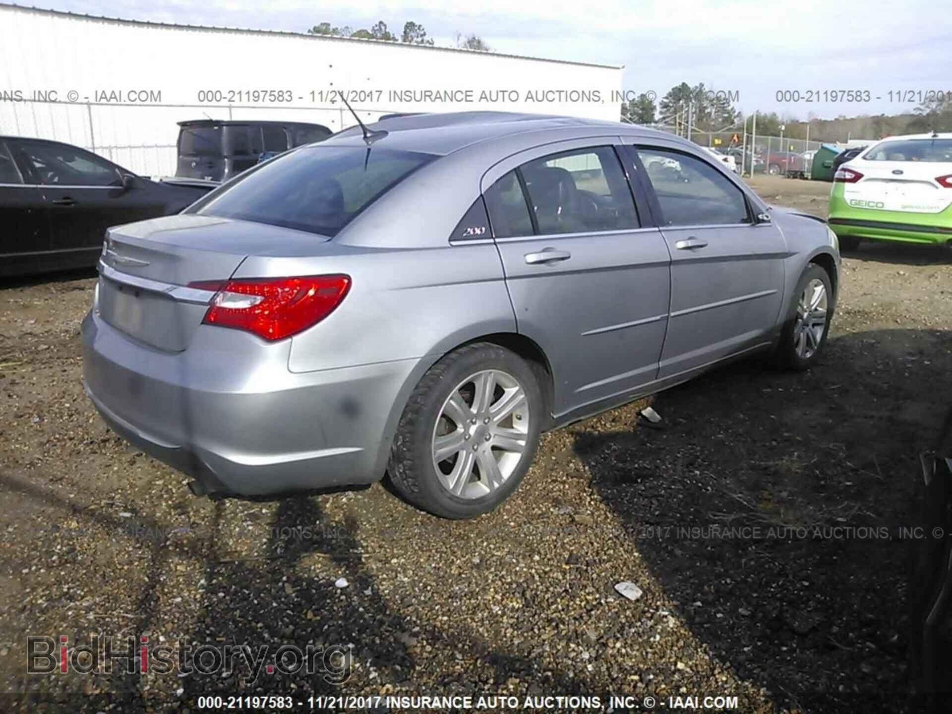 2013 Chrysler 200 - VIN: 1C3CCBBB2DN732156 - Photo 4