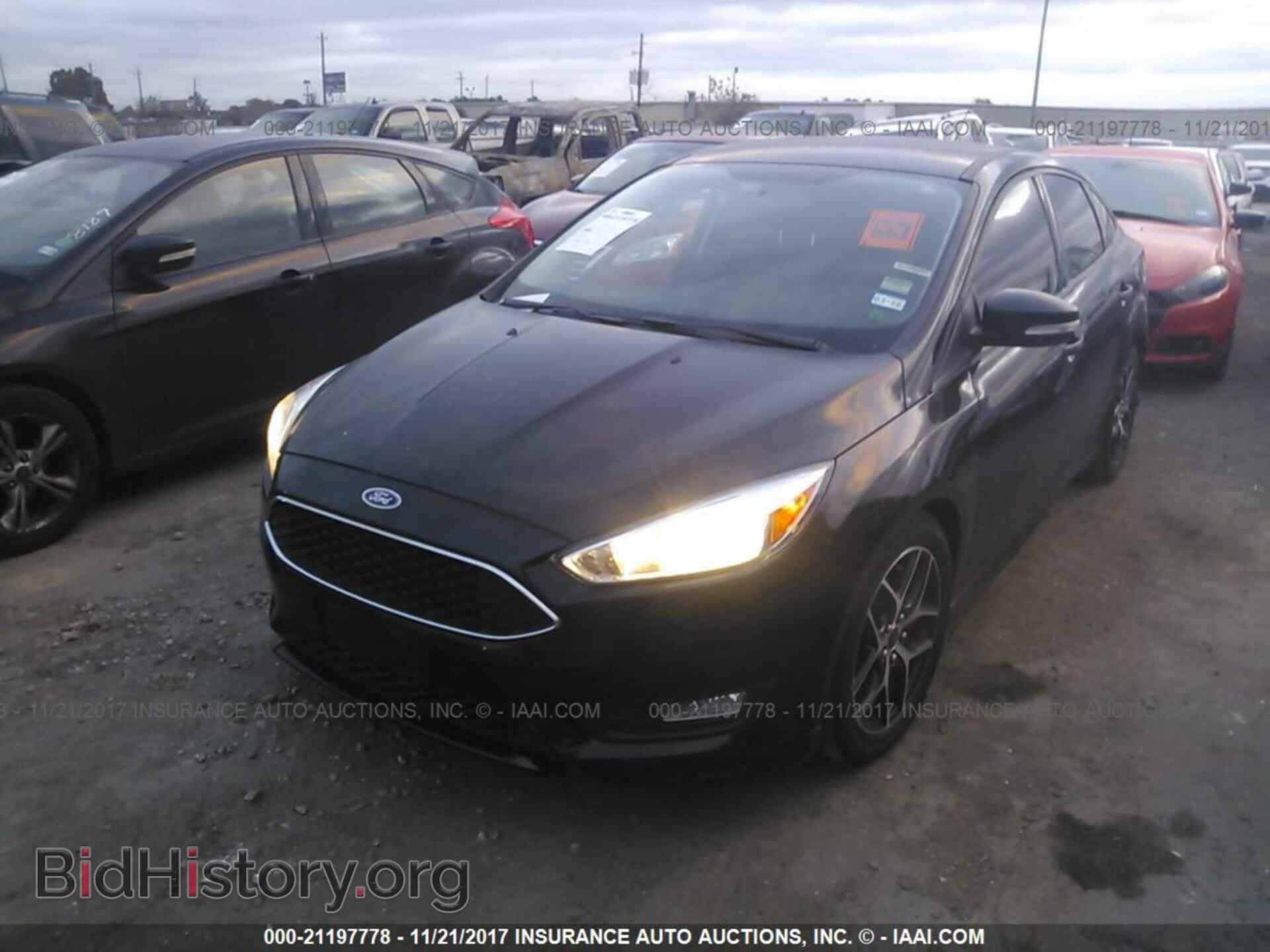 2015 Ford Focus - VIN: 1FADP3F22FL327830 - Photo 2