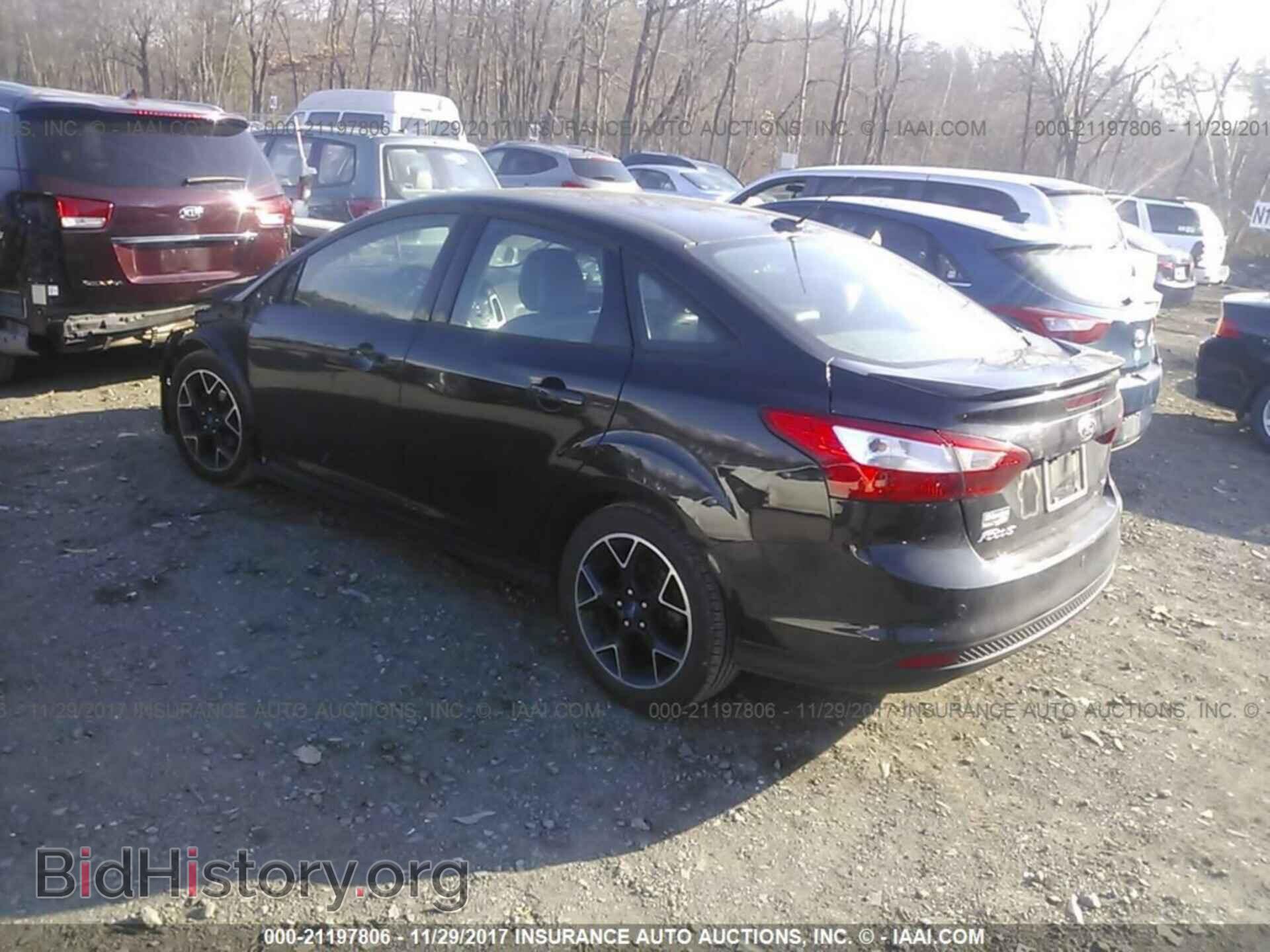 2013 Ford Focus - VIN: 1FADP3F24DL141655 - Фото 3