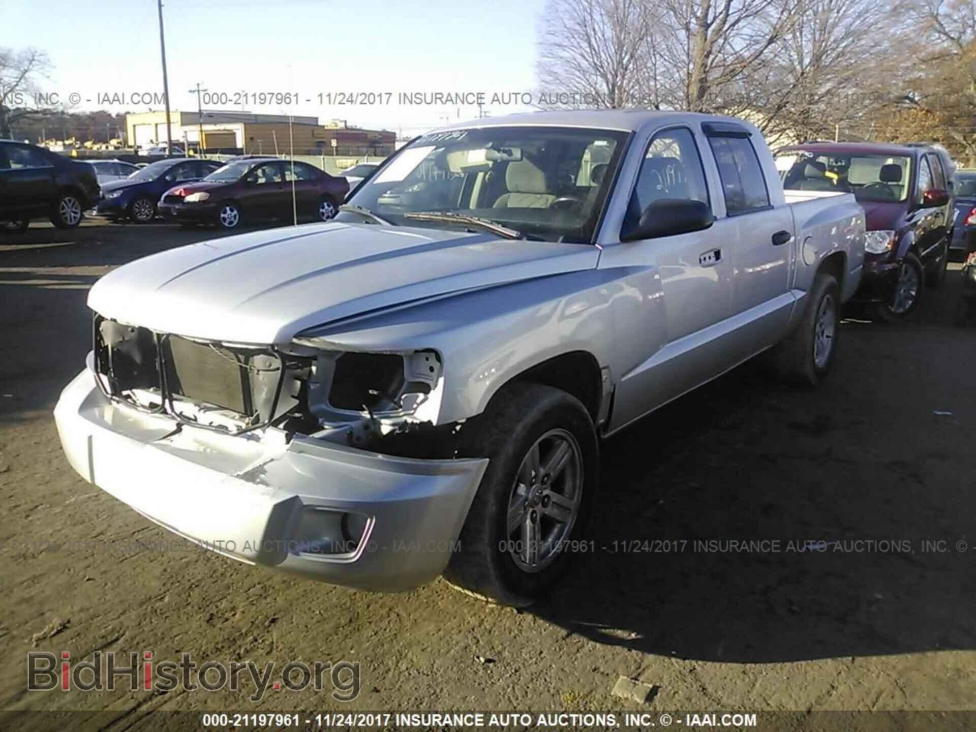 2011 Dodge Dakota - VIN: 1D7RW3GK9BS598794 - Фото 2