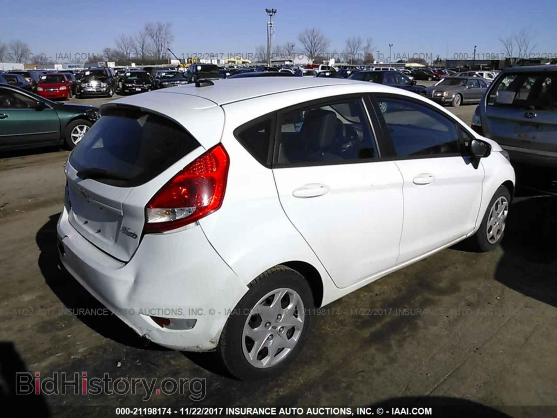 2012 Ford Fiesta - VIN: 3FADP4EJ7CM183264 - Photo 4