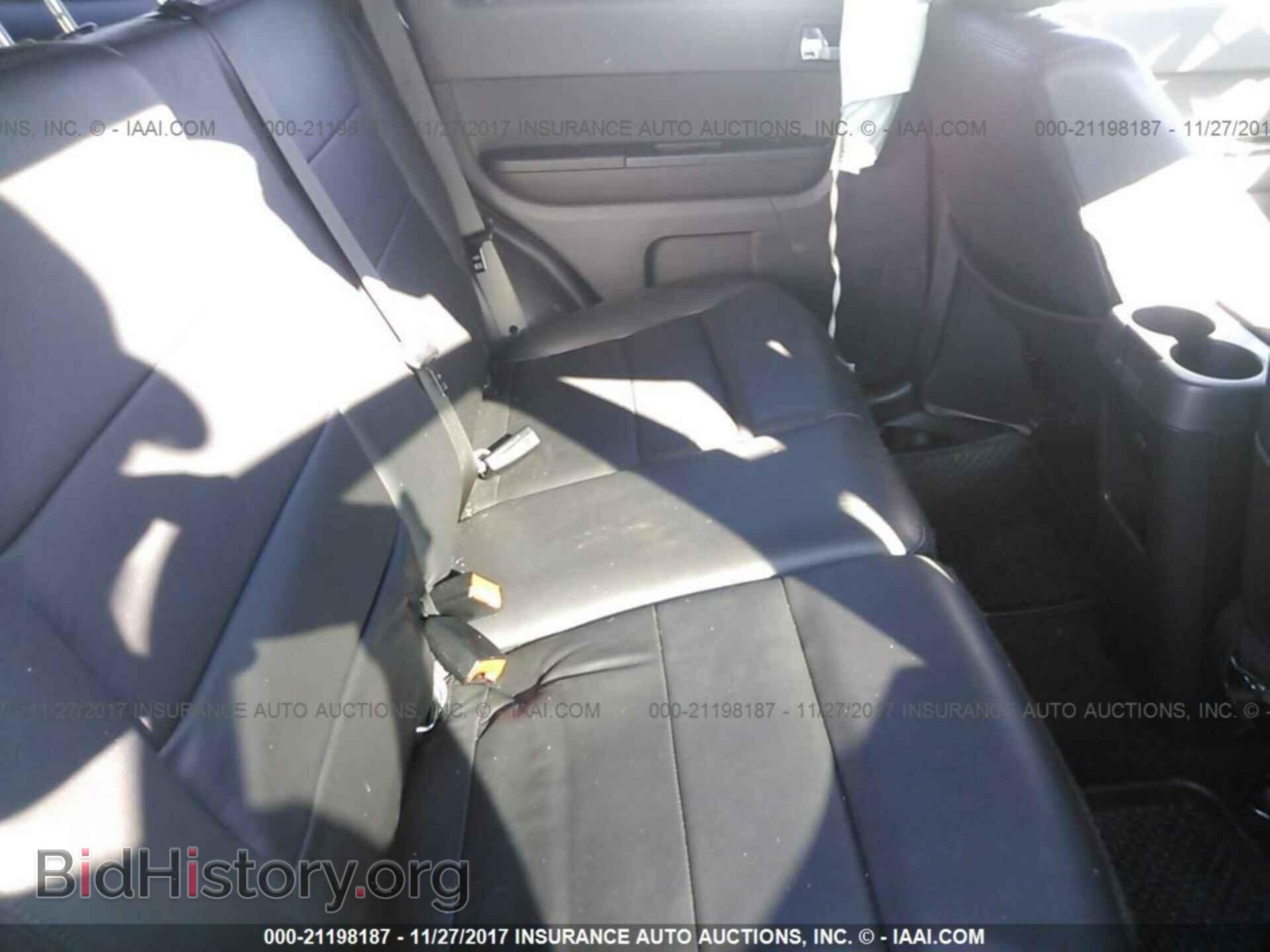 2011 Ford Escape - VIN: 1FMCU9EG4BKA53380 - Фото 8