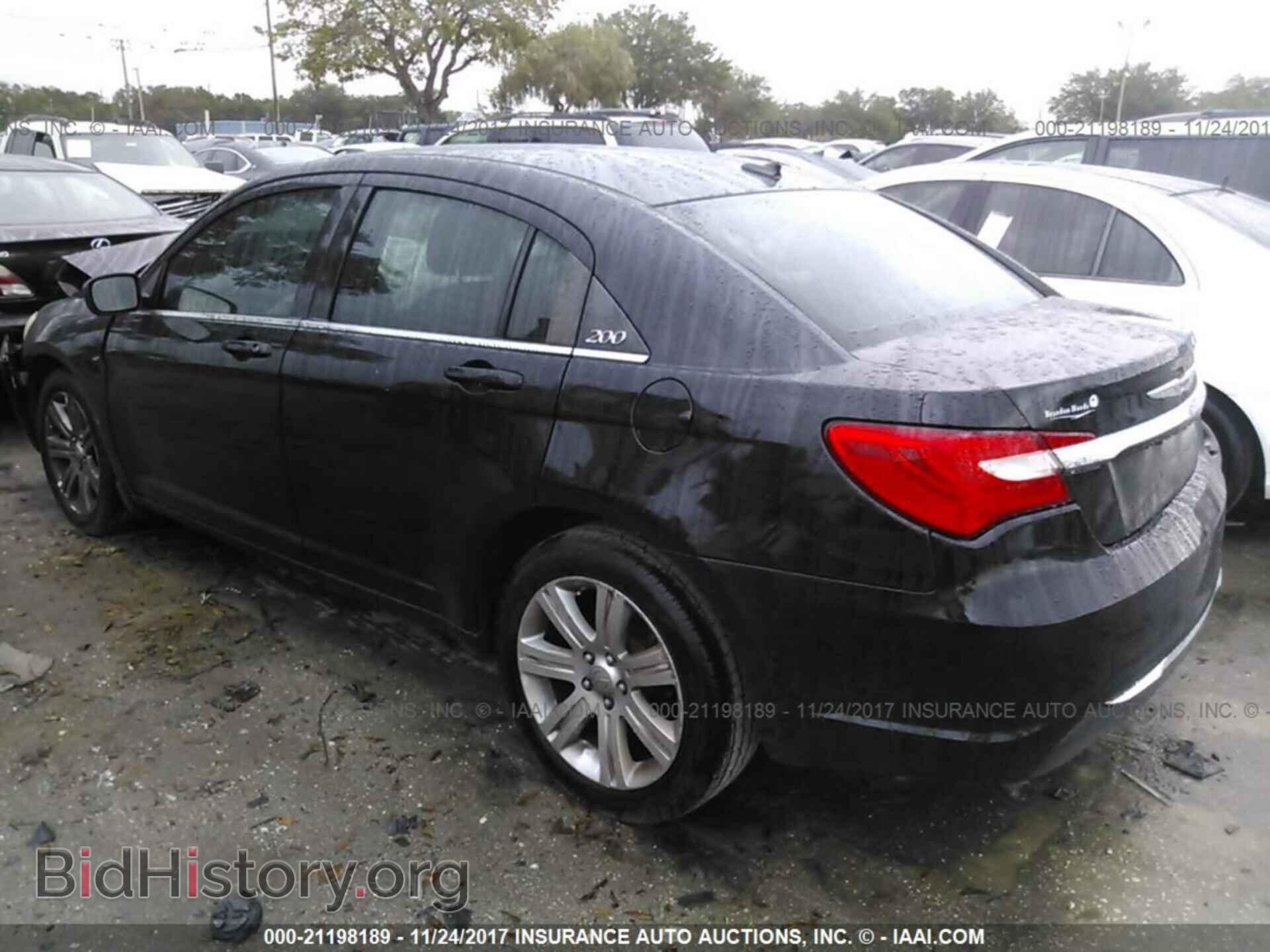 2013 Chrysler 200 - VIN: 1C3CCBAB2DN685907 - Фото 3