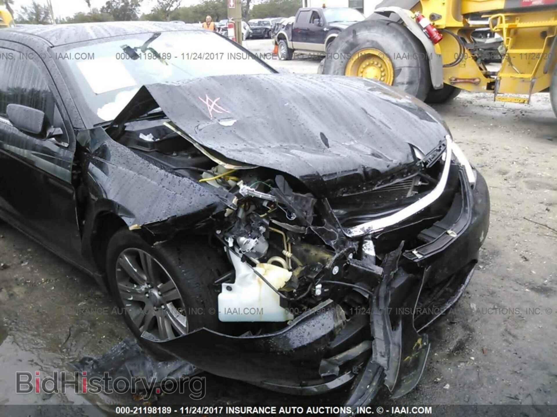 2013 Chrysler 200 - VIN: 1C3CCBAB2DN685907 - Фото 6