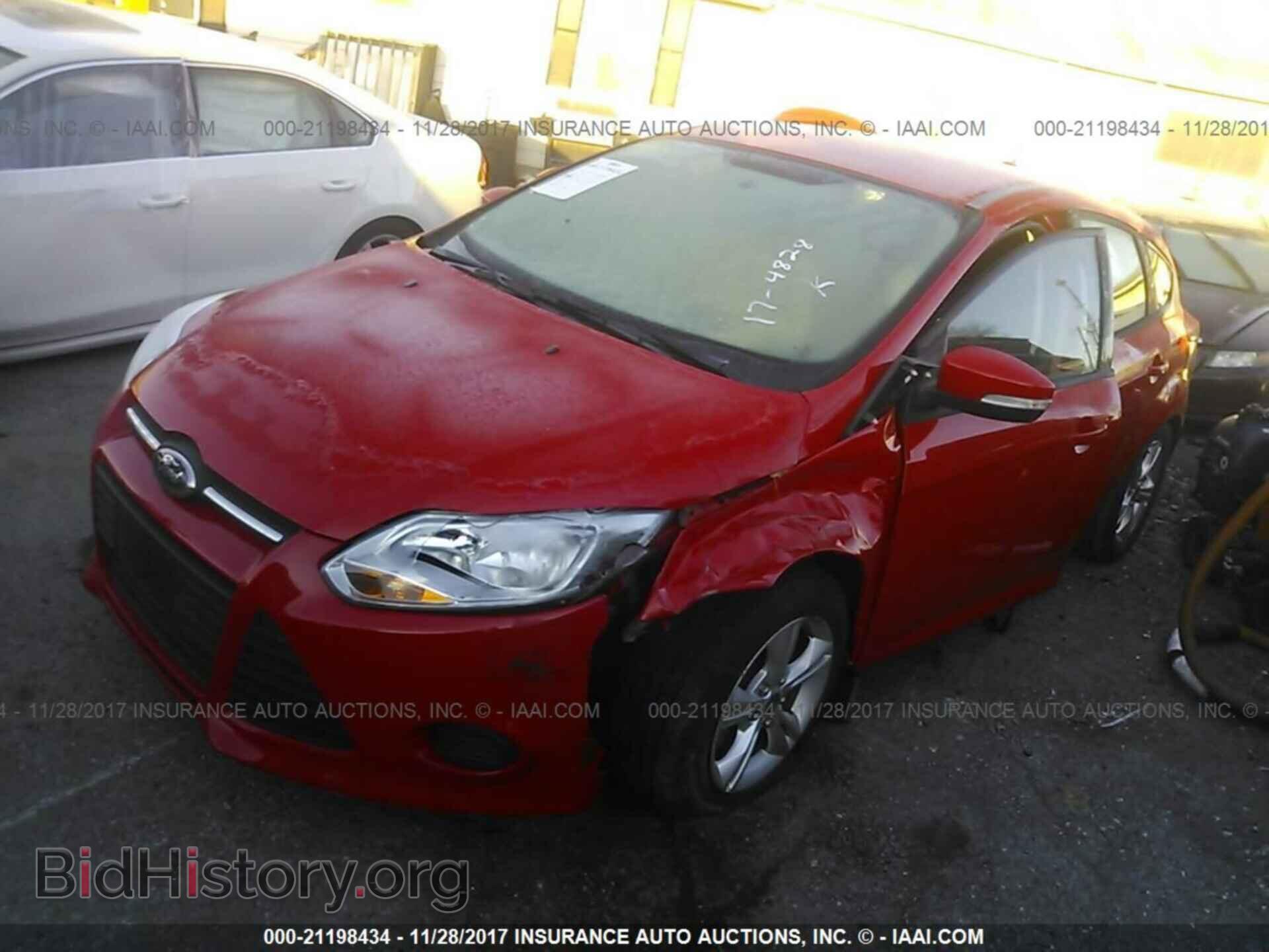 2014 Ford Focus - VIN: 1FADP3K29EL204319 - Фото 2