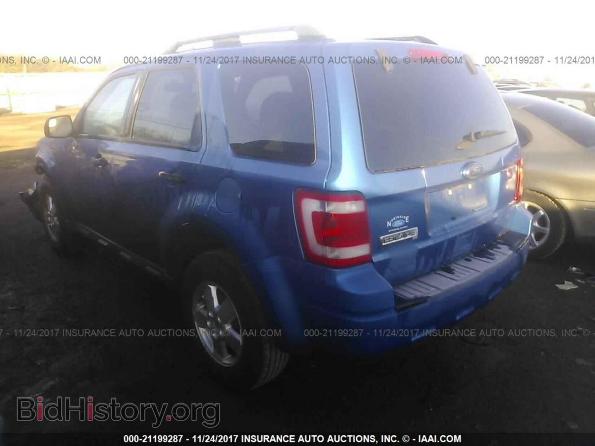 2012 Ford Escape - VIN: 1FMCU0D77CKA89711 - Photo 2