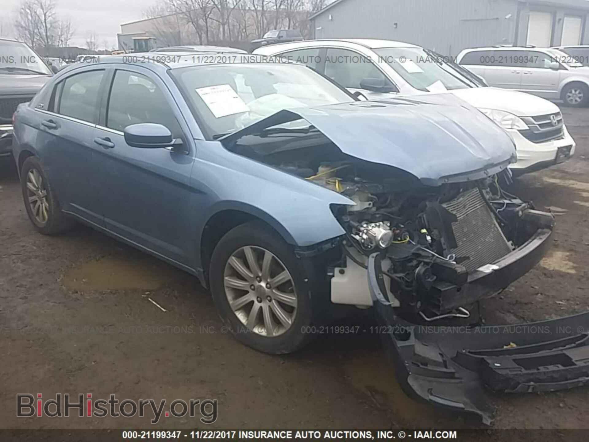 Photo 1C3BC1FB4BN579650 - Chrysler 200 2011