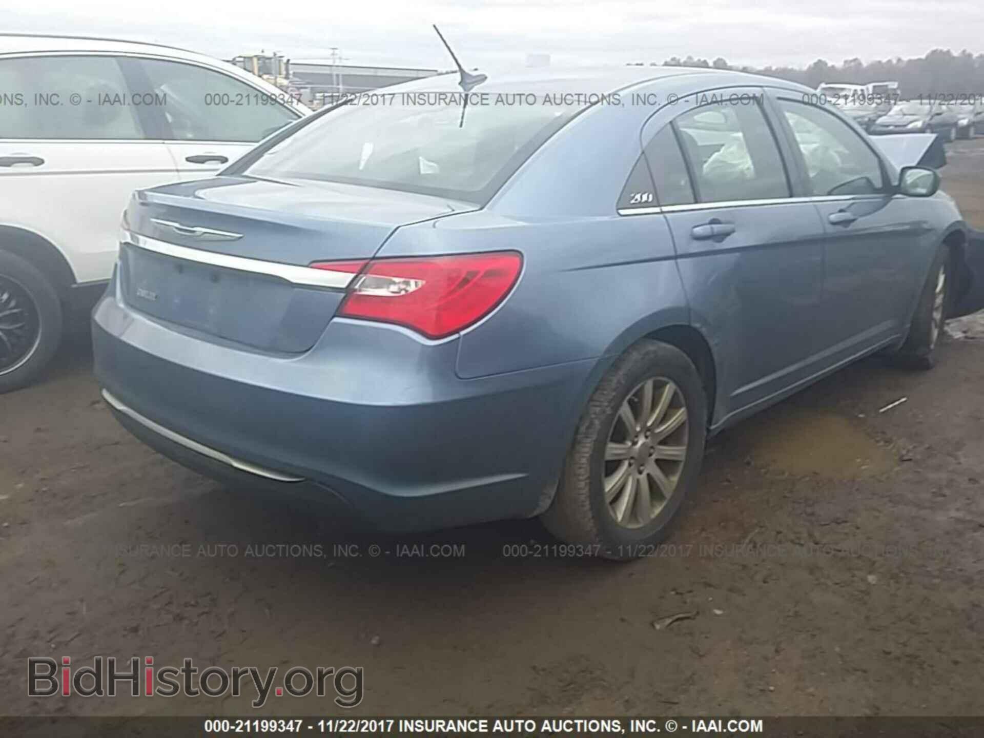 2011 Chrysler 200 - VIN: 1C3BC1FB4BN579650 - Photo 4