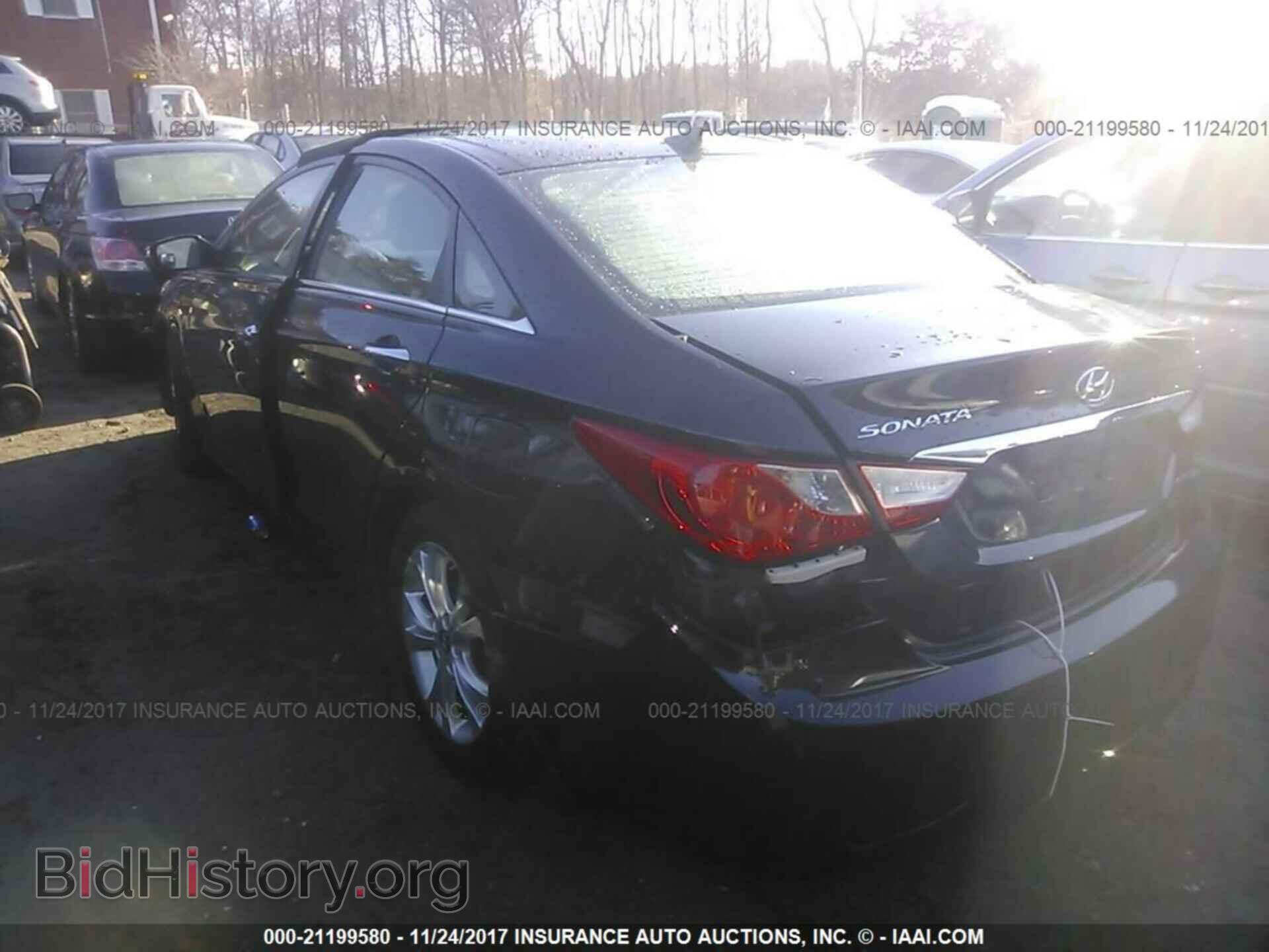 2012 Hyundai Sonata - VIN: 5NPEC4AC0CH431233 - Фото 3