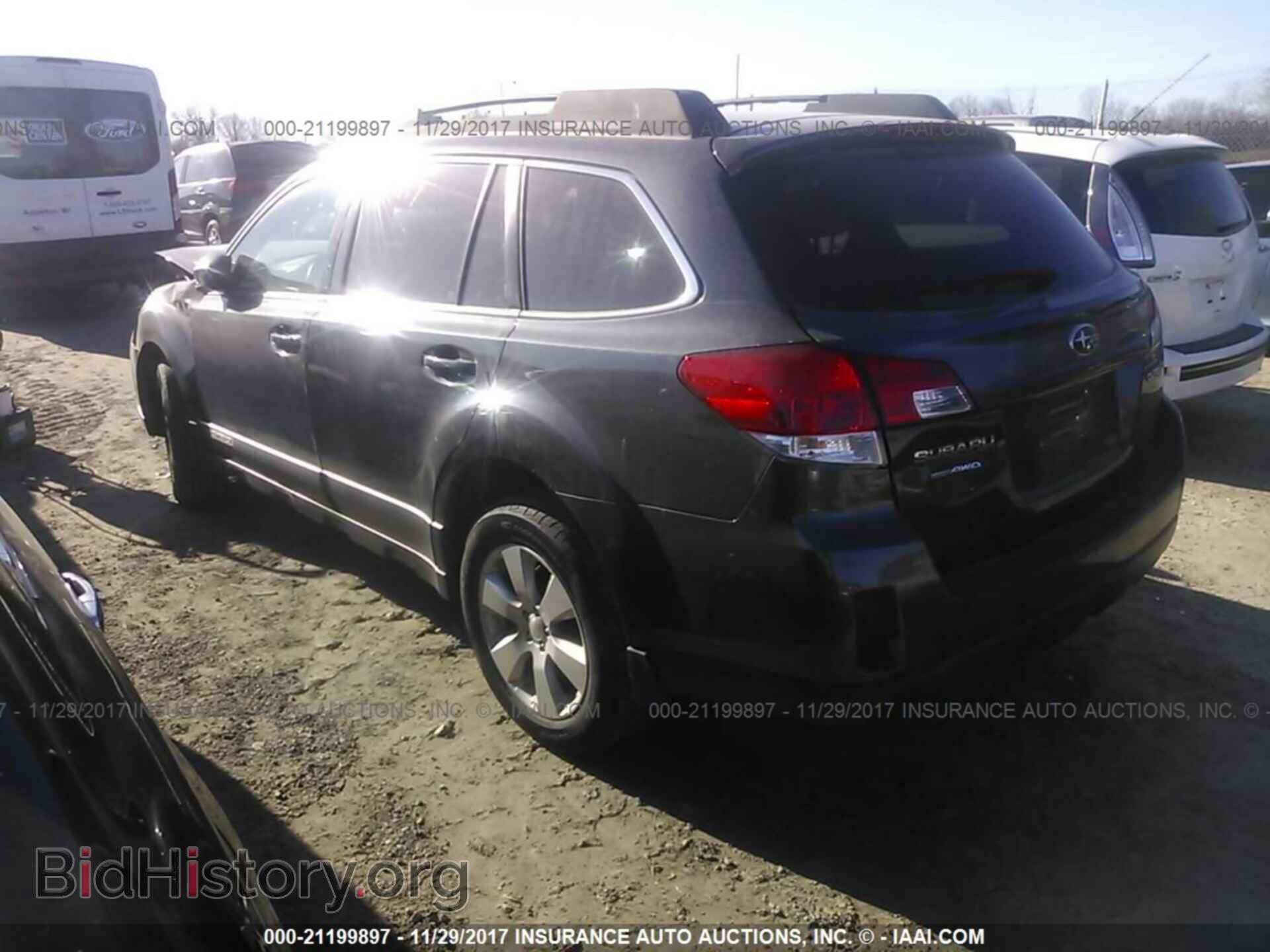 2011 Subaru Outback - VIN: 4S4BRBCC0B3425439 - Фото 3