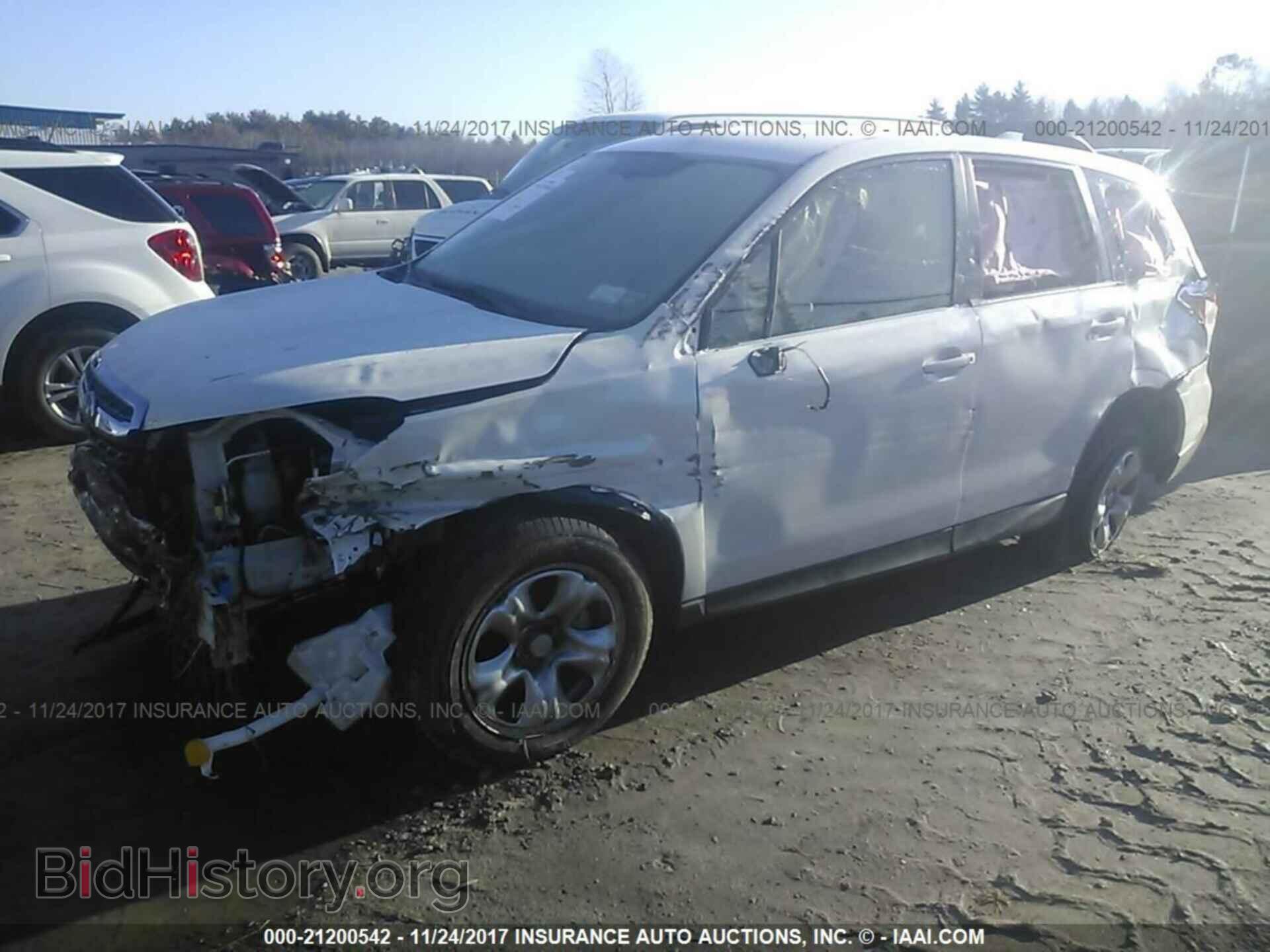 2017 Subaru Forester - VIN: JF2SJAAC1HH581768 - Photo 2