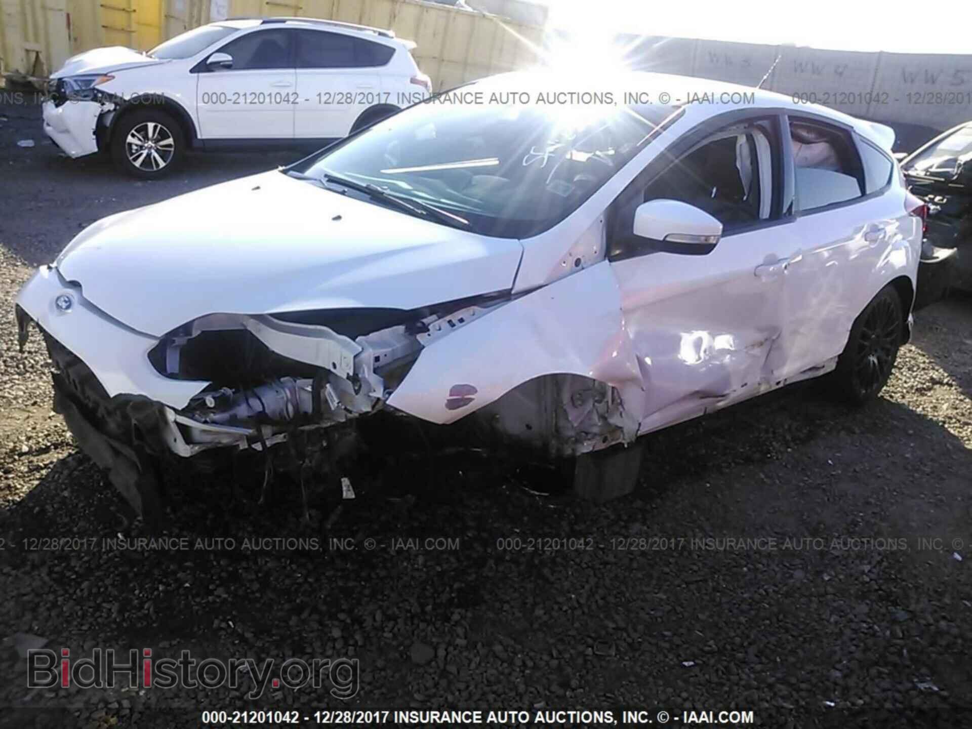 2013 Ford Focus - VIN: 1FADP3L96DL210329 - Photo 2