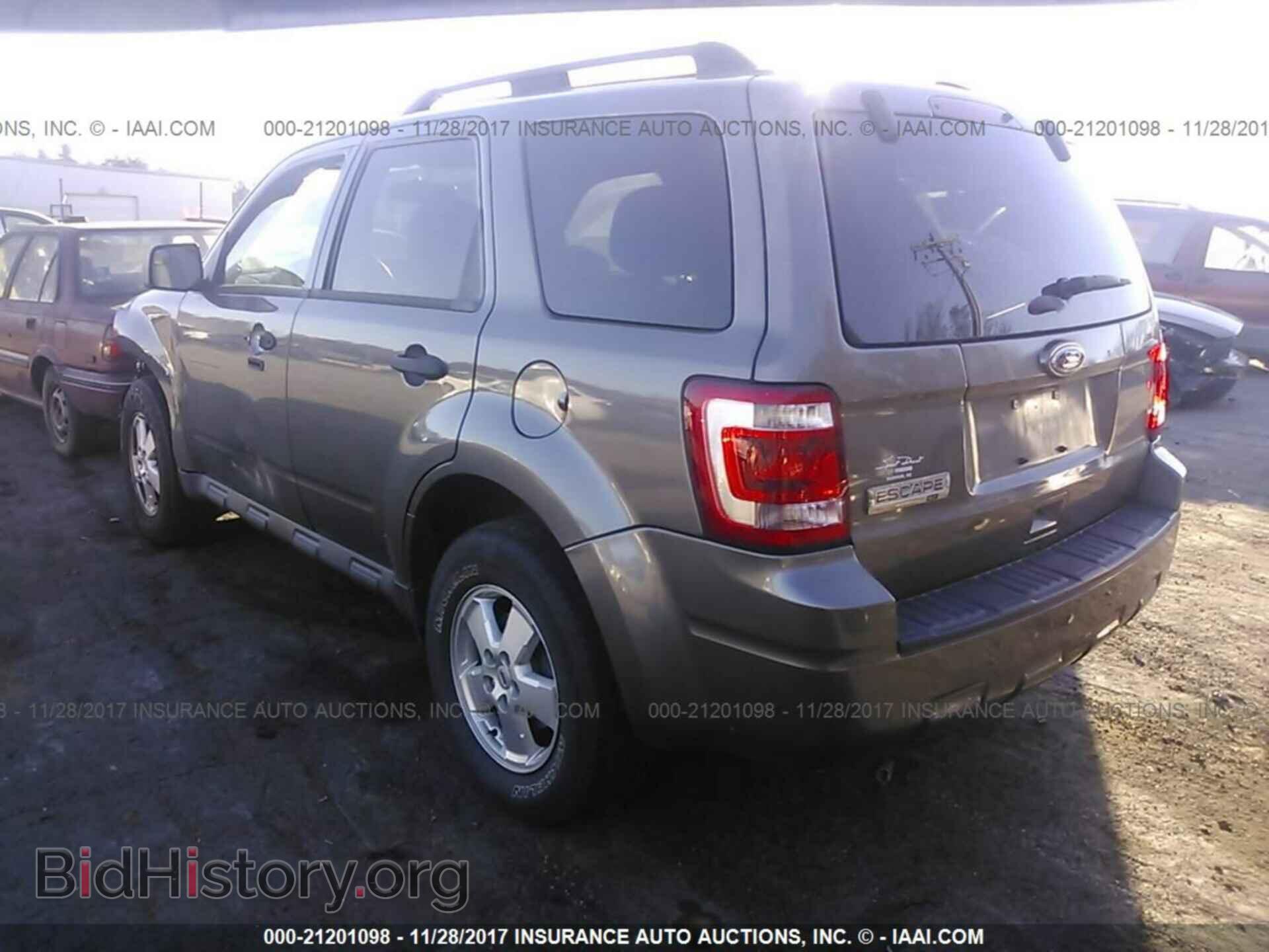 2012 Ford Escape - VIN: 1FMCU9D72CKB34977 - Photo 3