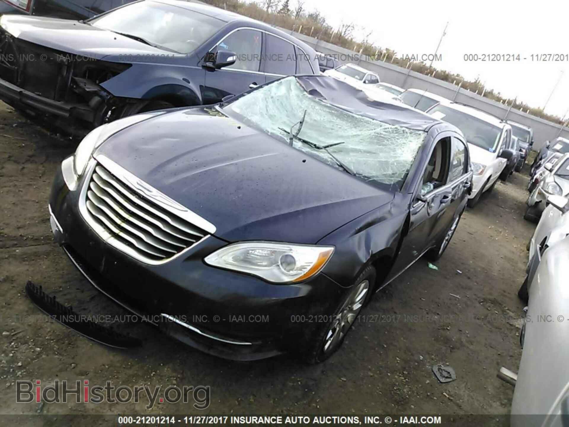 2011 Chrysler 200 - VIN: 1C3BC4FB5BN527400 - Photo 2