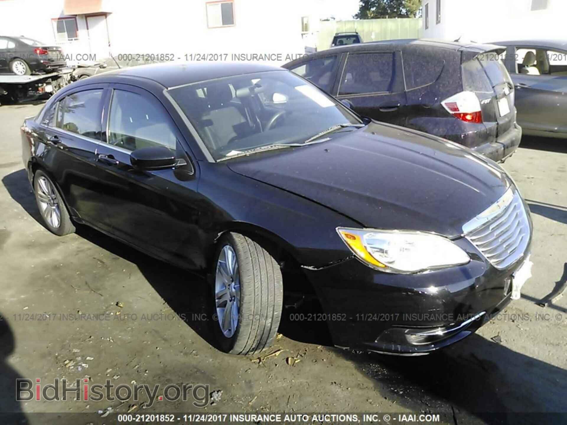 Photo 1C3CCBAB1DN670301 - Chrysler 200 2013