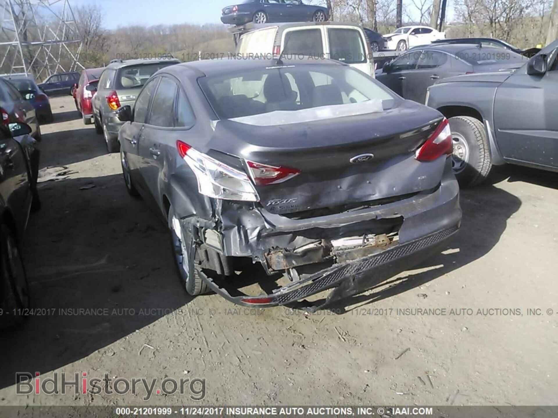 2014 Ford Focus - VIN: 1FADP3F20EL335696 - Photo 3