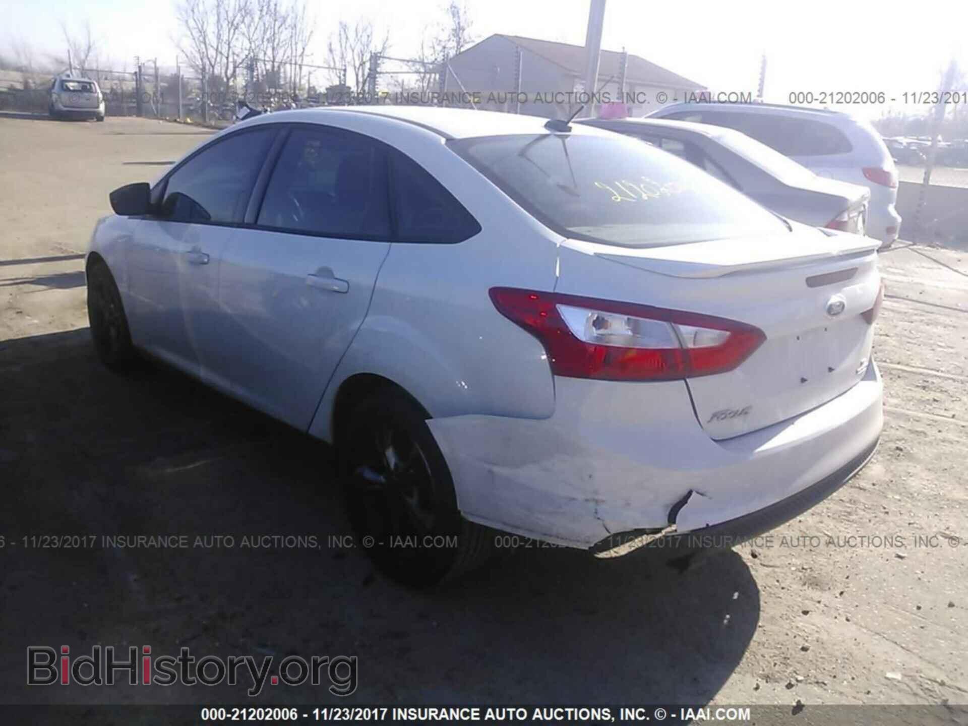 2012 Ford Focus - VIN: 1FAHP3F29CL400429 - Фото 3