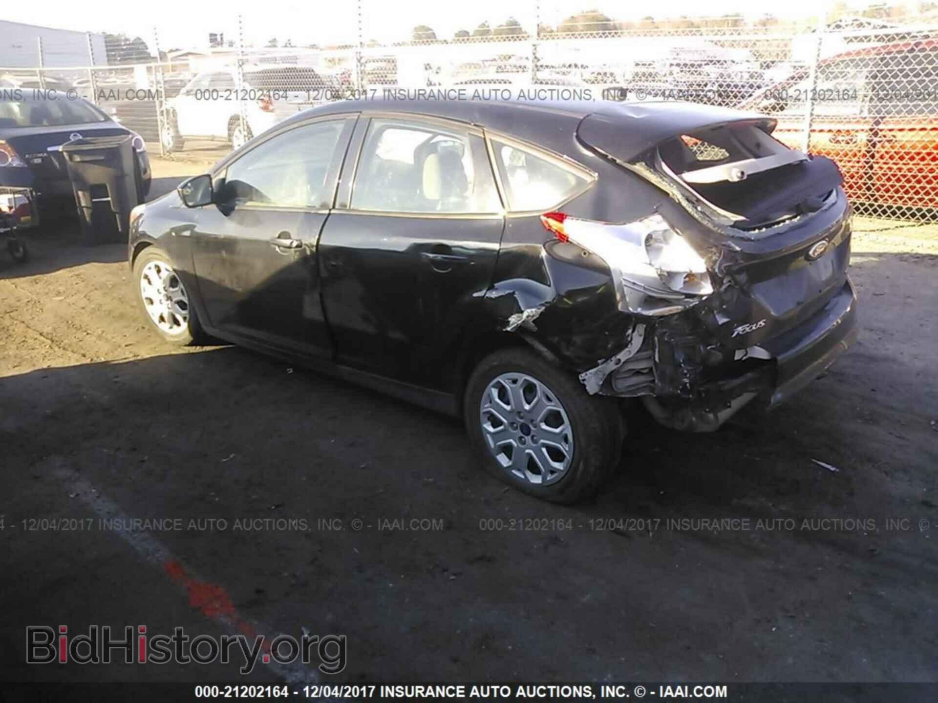 2012 Ford Focus - VIN: 1FAHP3K22CL337695 - Photo 3