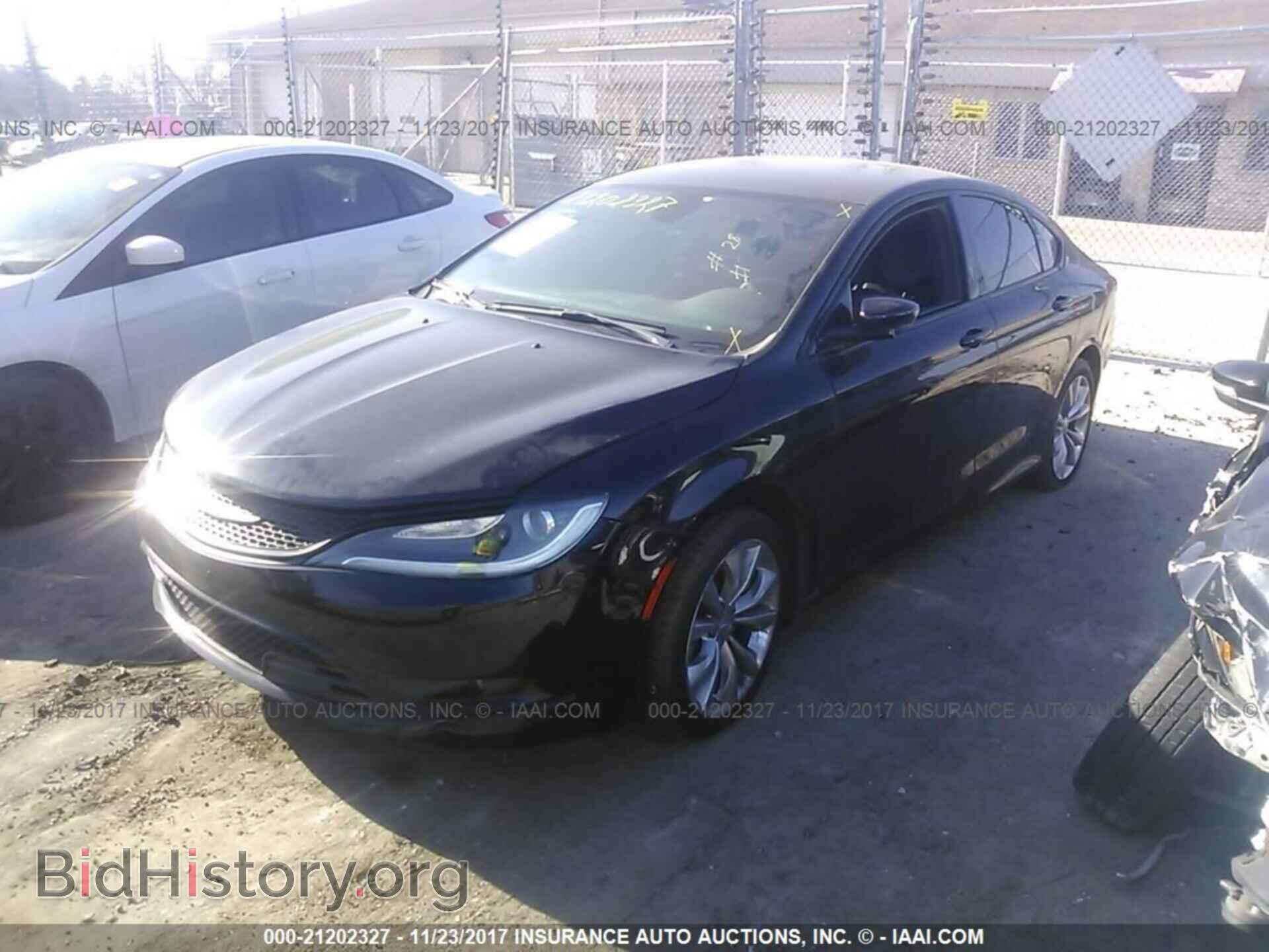 2015 Chrysler 200 - VIN: 1C3CCCBB0FN705613 - Photo 2