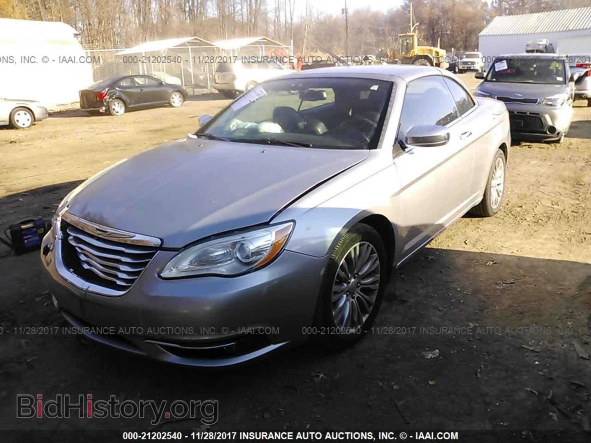 2013 Chrysler 200 - VIN: 1C3BCBFG8DN595645 - Photo 2