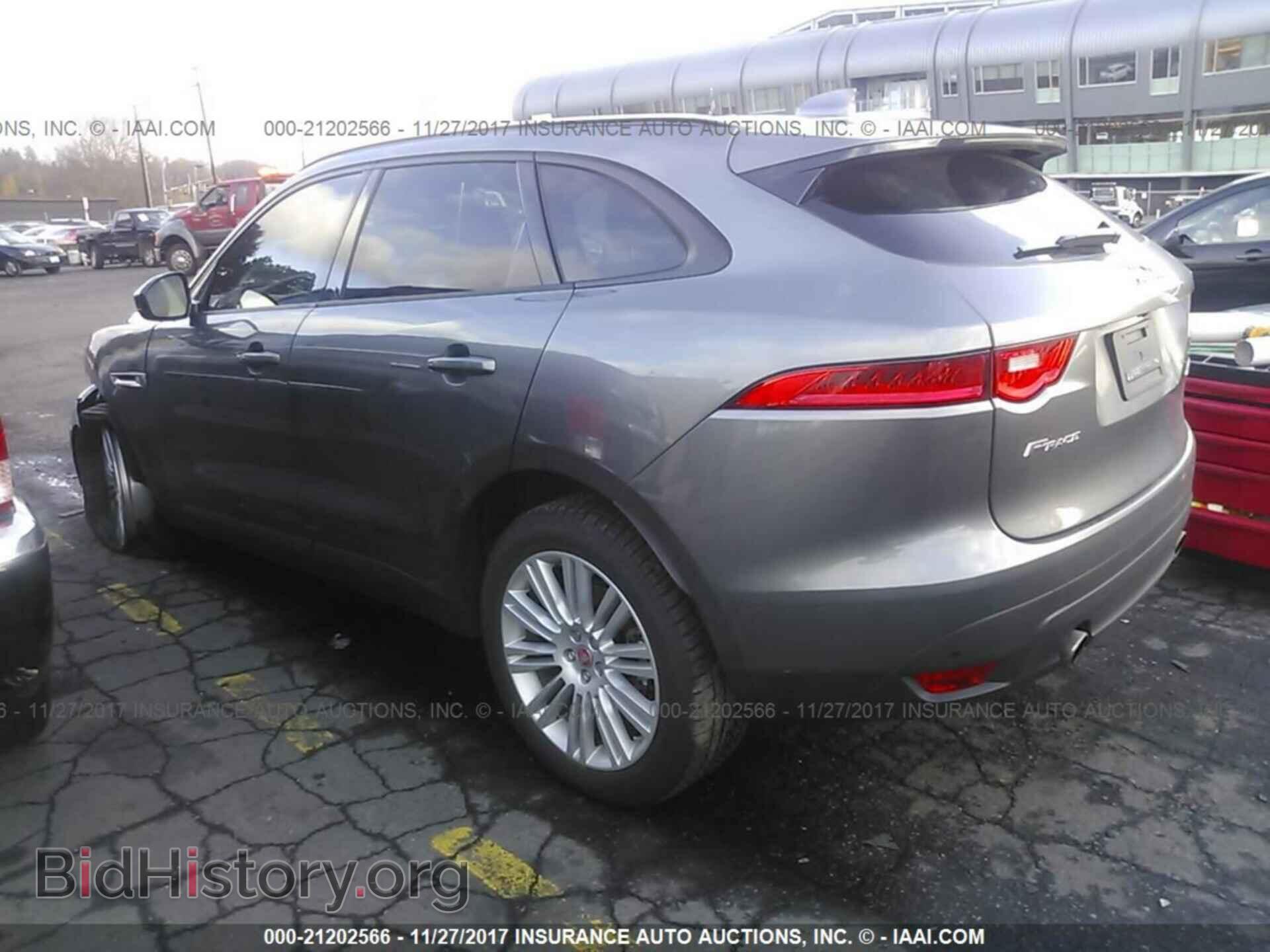 2017 Jaguar F-pace - VIN: SADCJ2BV2HA884077 - Фото 3