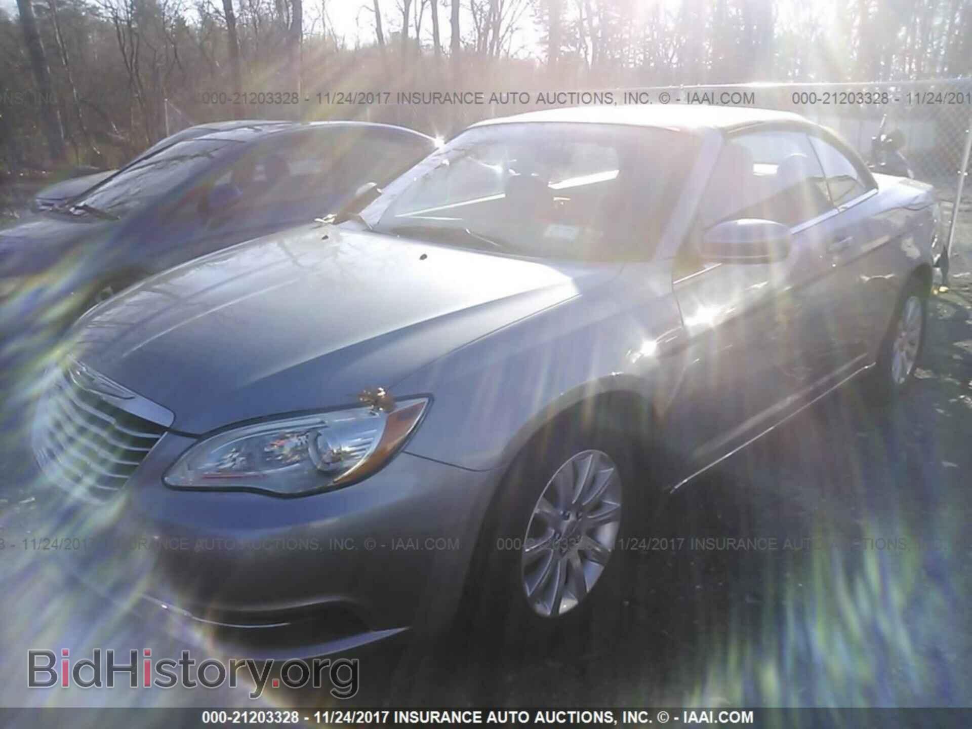 2013 Chrysler 200 - VIN: 1C3BCBEB8DN511863 - Photo 2