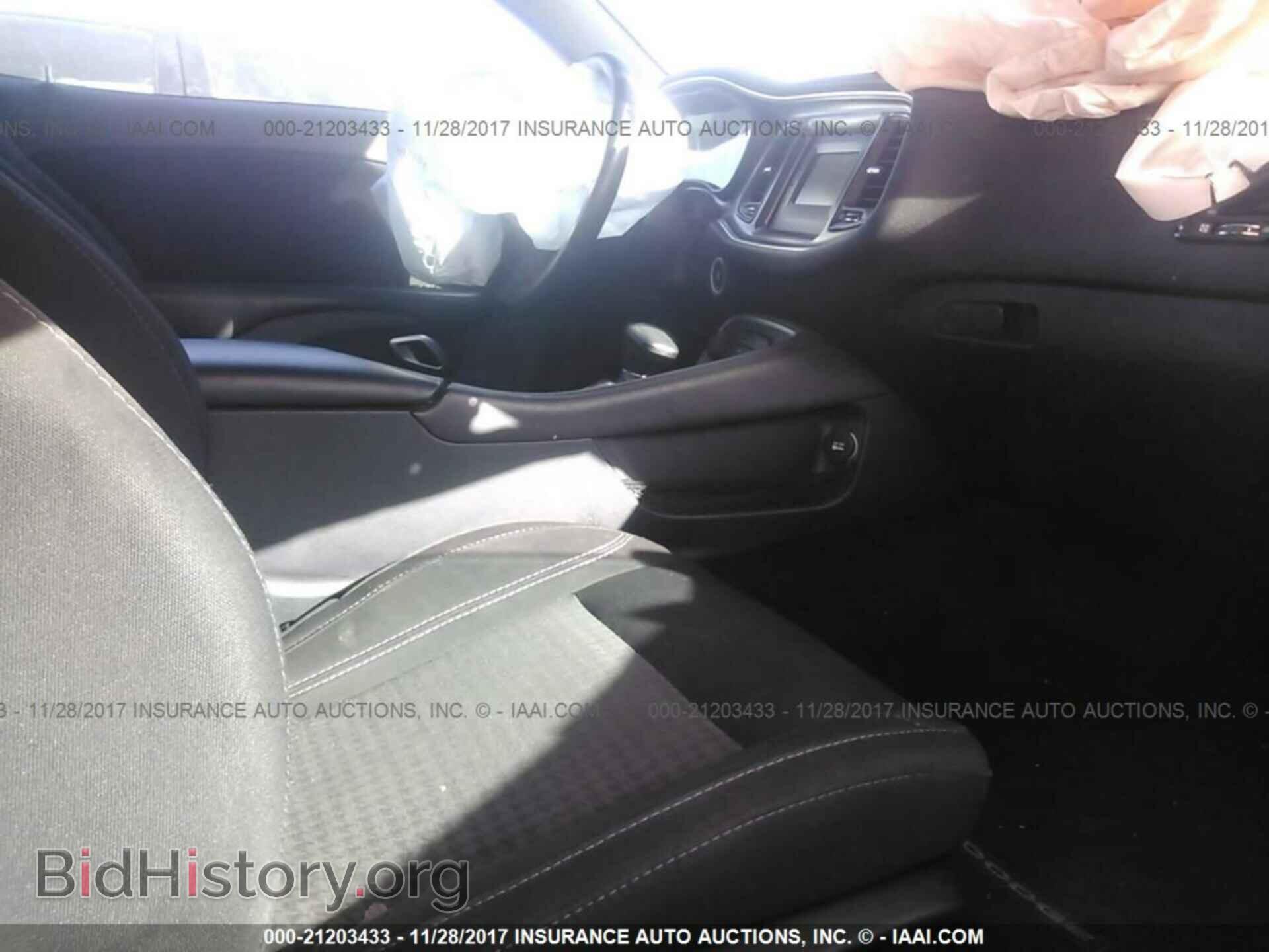 2016 Dodge Challenger - VIN: 2C3CDZAG9GH101856 - Photo 5