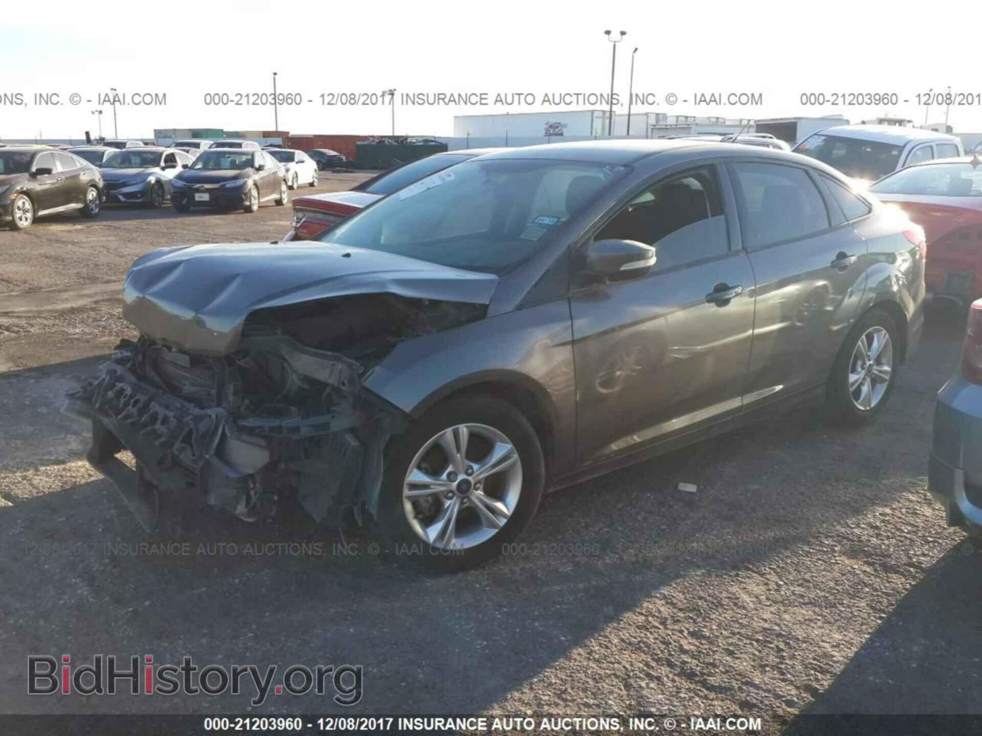 2014 Ford Focus - VIN: 1FADP3F24EL236122 - Photo 2