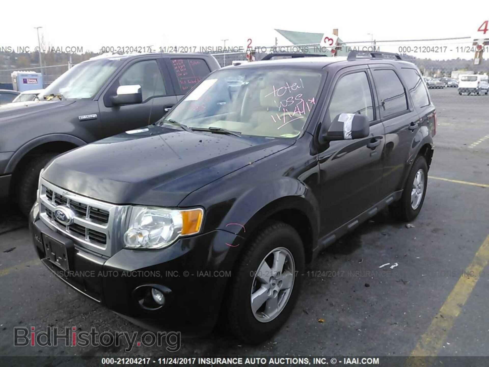2011 Ford Escape - VIN: 1FMCU0D75BKA94002 - Фото 2