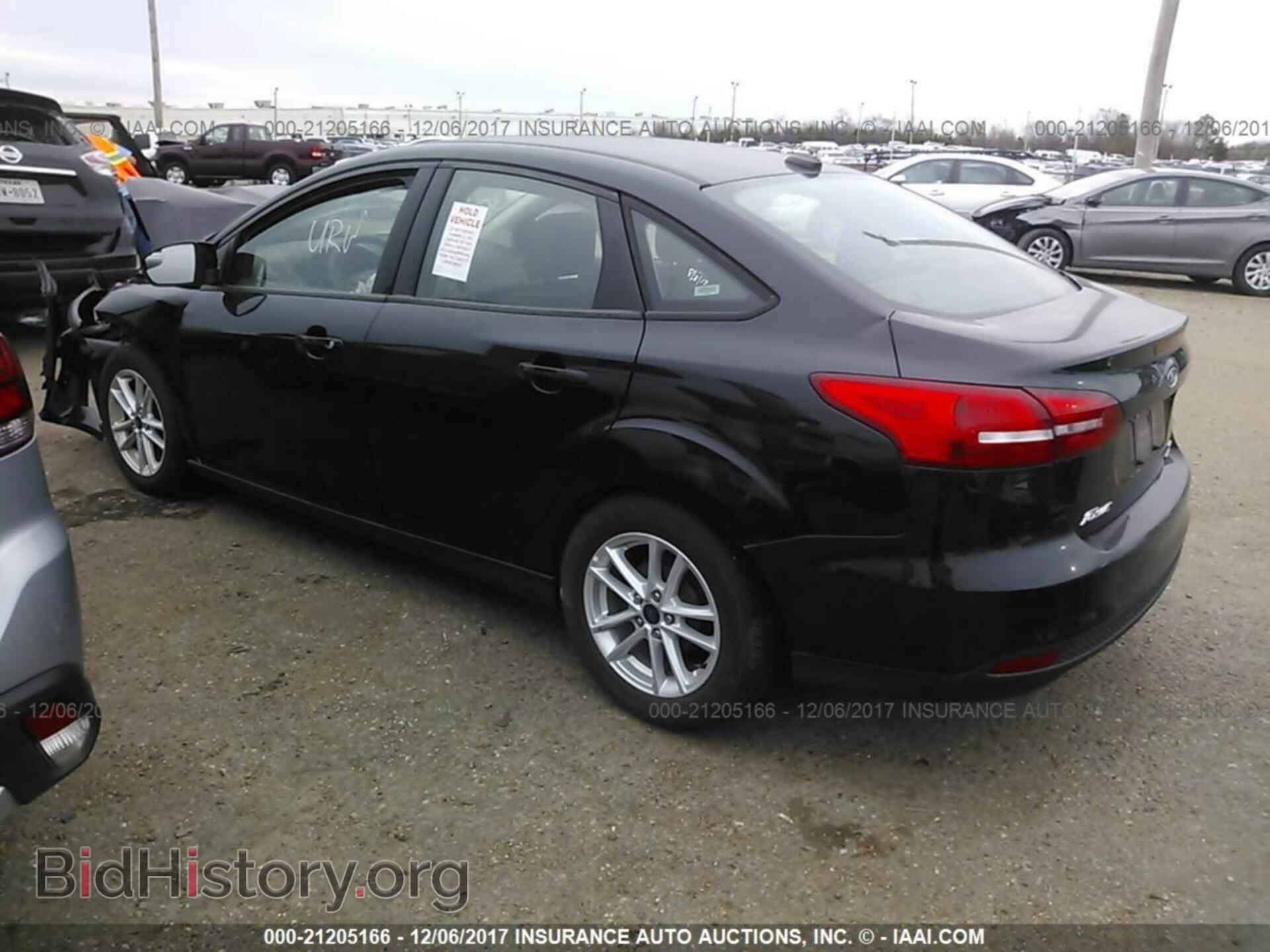 2016 Ford Focus - VIN: 1FADP3F27GL285706 - Фото 3