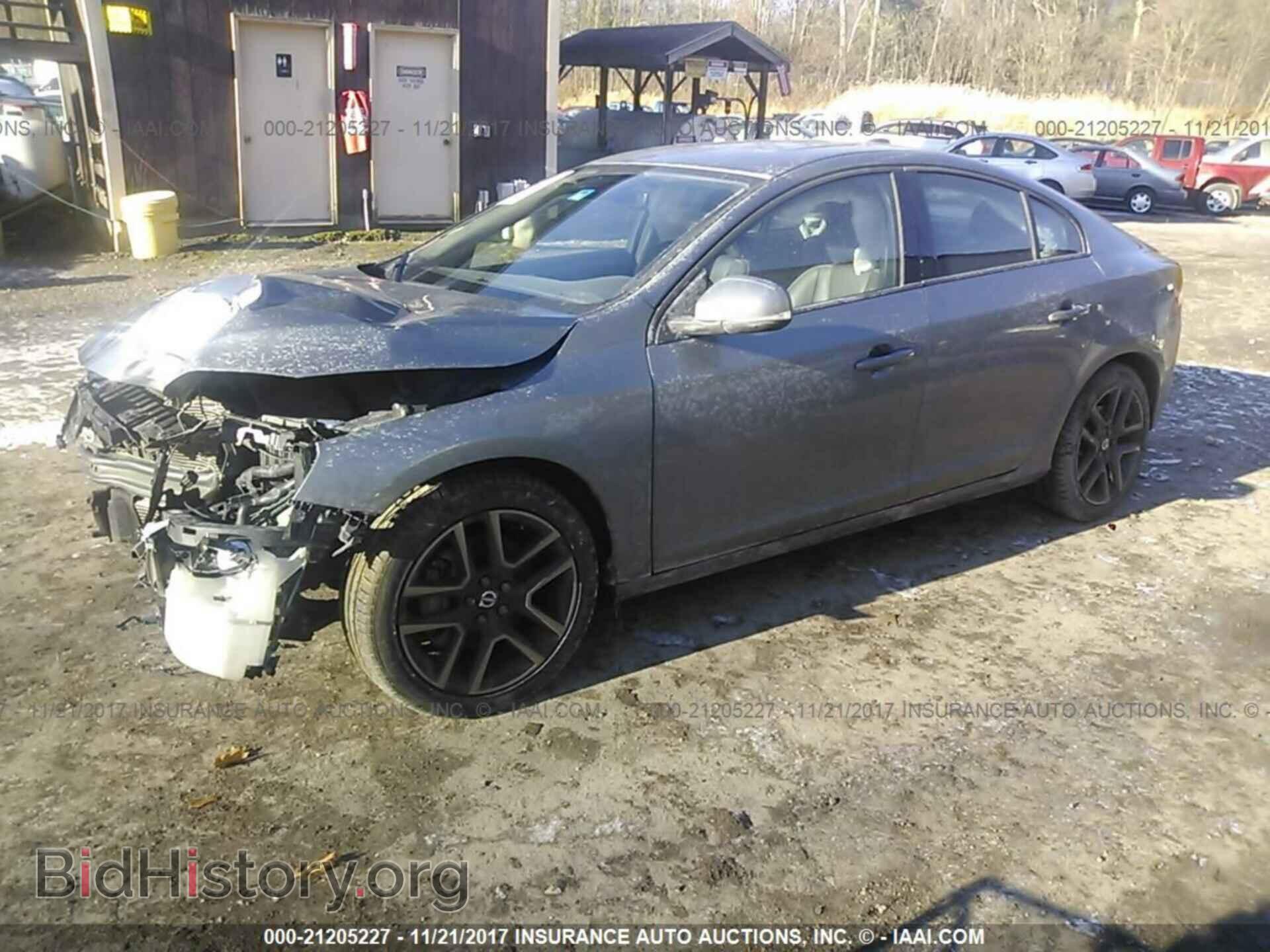 2017 Volvo S60 - VIN: YV140MTL3H2420277 - Фото 2