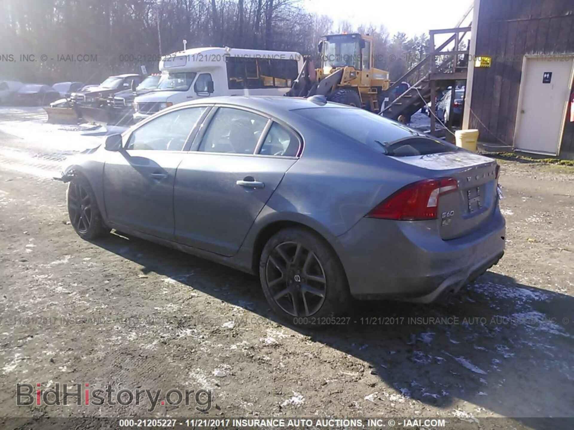 2017 Volvo S60 - VIN: YV140MTL3H2420277 - Фото 3