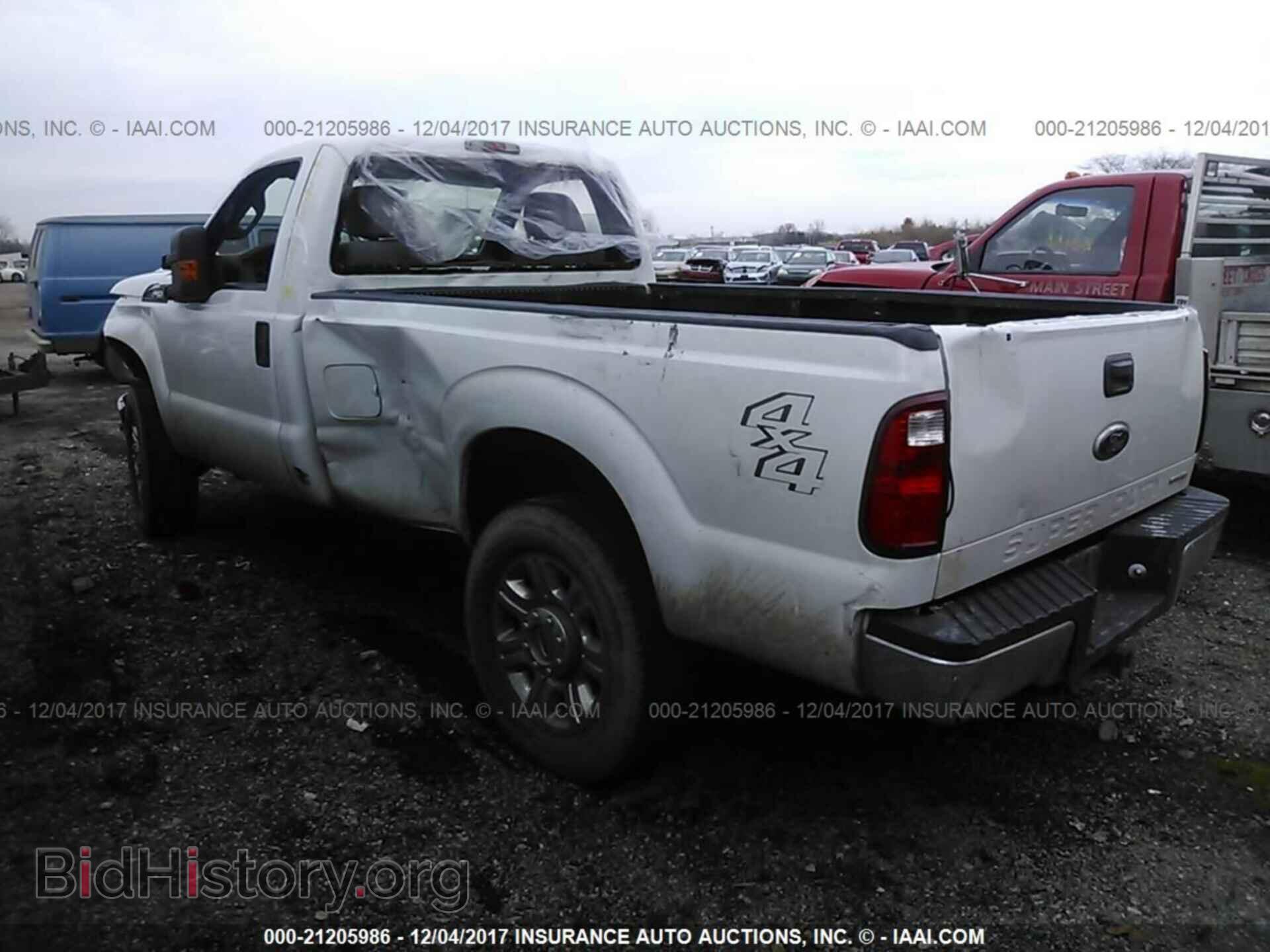 2012 Ford F250 - VIN: 1FTBF2B6XCEA64140 - Фото 3