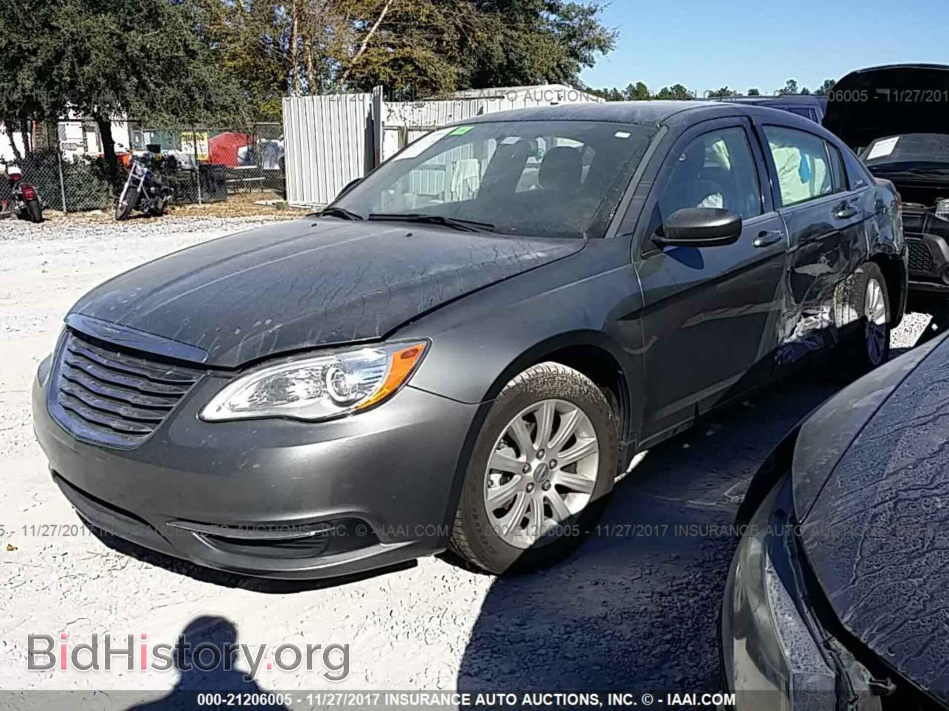 2013 Chrysler 200 - VIN: 1C3CCBBB5DN629068 - Photo 2