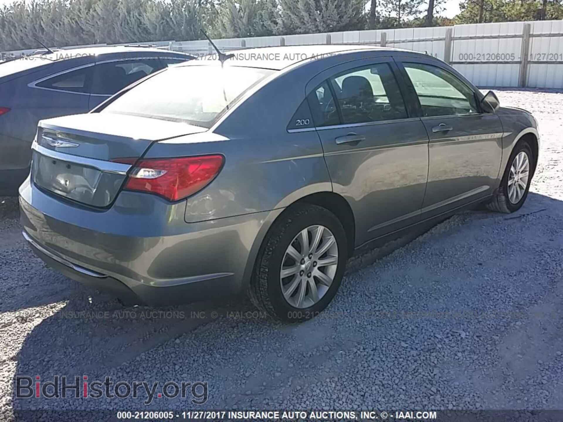 2013 Chrysler 200 - VIN: 1C3CCBBB5DN629068 - Photo 4