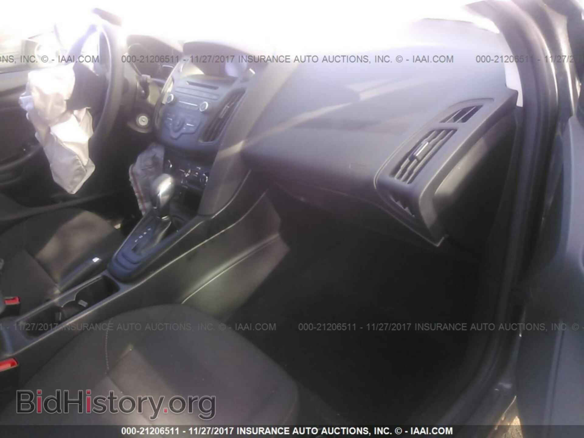 2017 Ford Focus - VIN: 1FADP3K28HL293692 - Photo 5