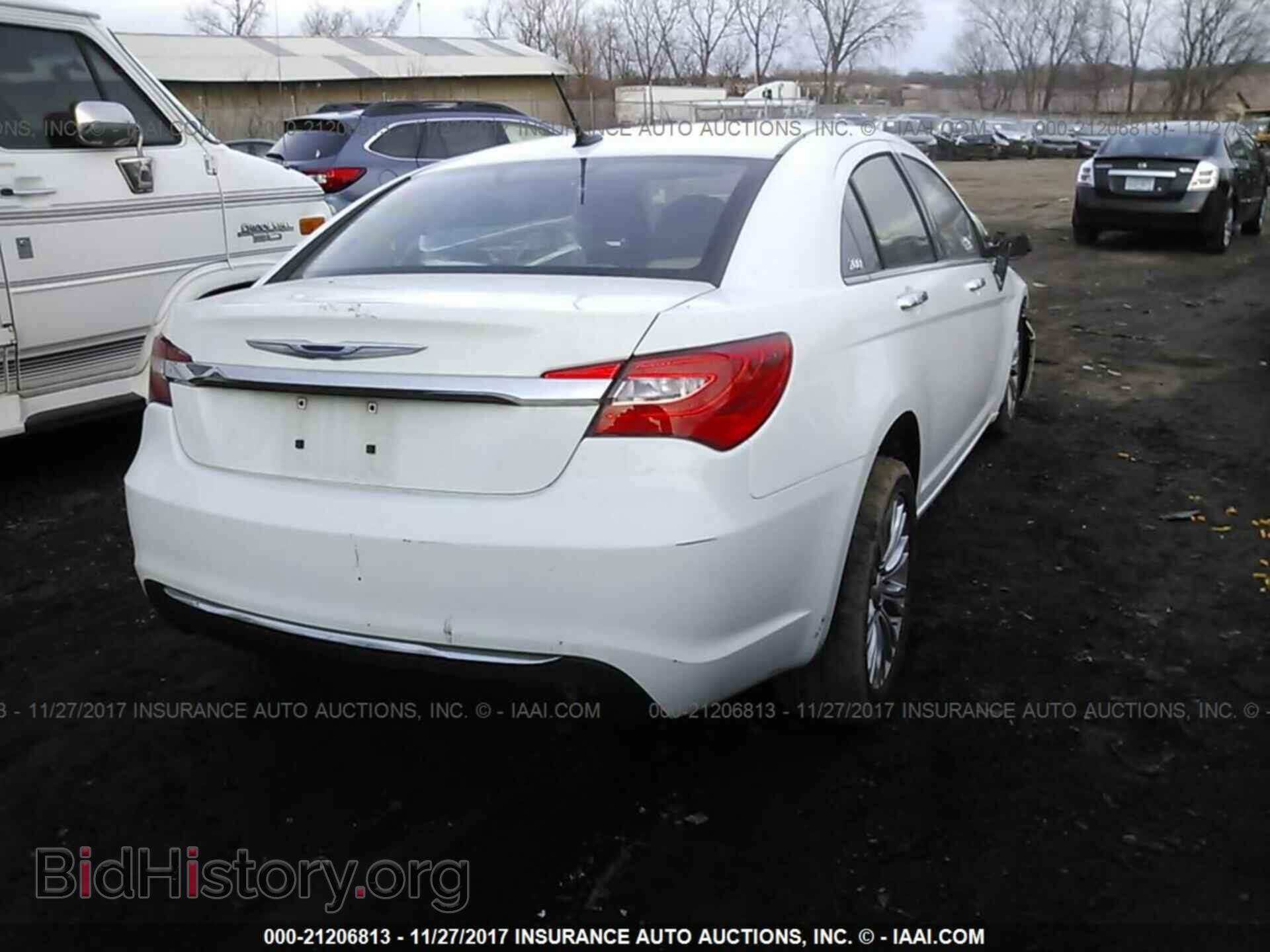 2011 Chrysler 200 - VIN: 1C3BC2FB5BN547389 - Photo 4