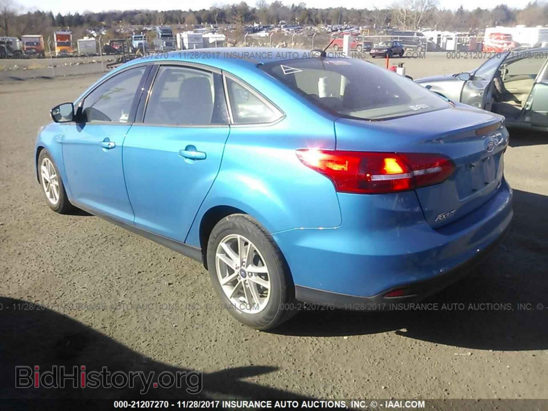 2016 Ford Focus - VIN: 1FADP3F29GL280300 - Photo 3