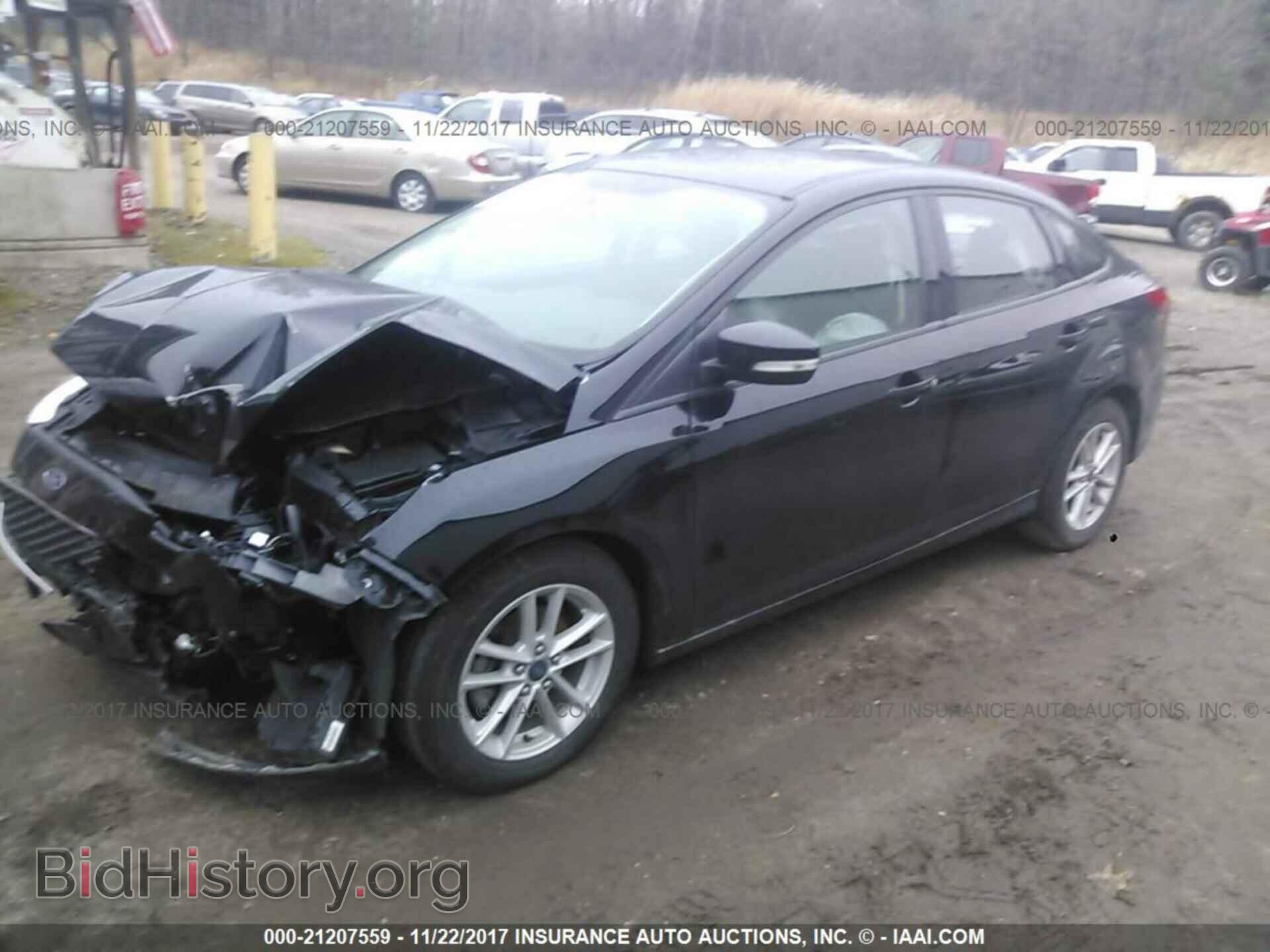 2016 Ford Focus - VIN: 1FADP3F28GL272009 - Photo 2