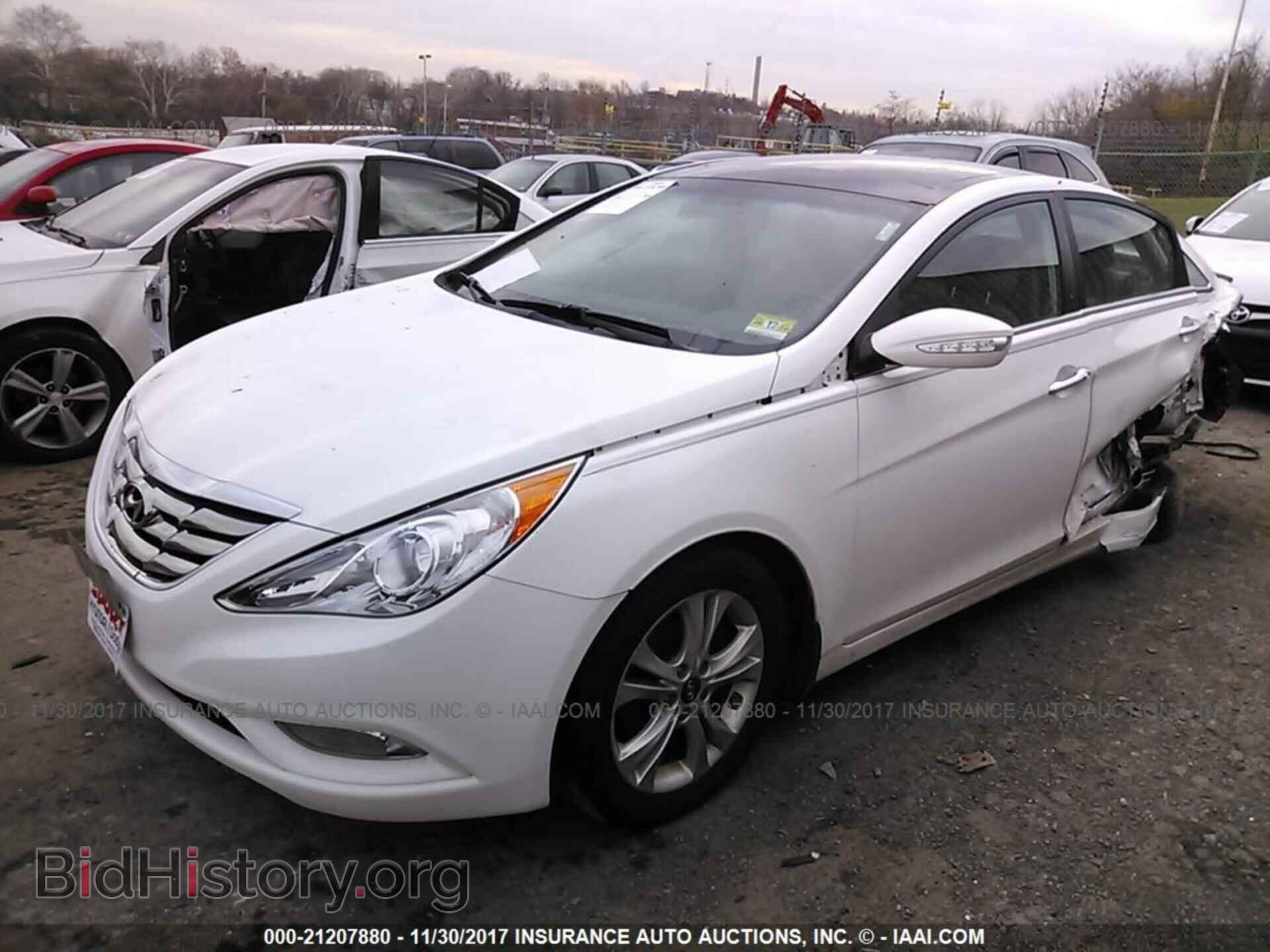 2012 Hyundai Sonata - VIN: 5NPEC4AC0CH424900 - Photo 2