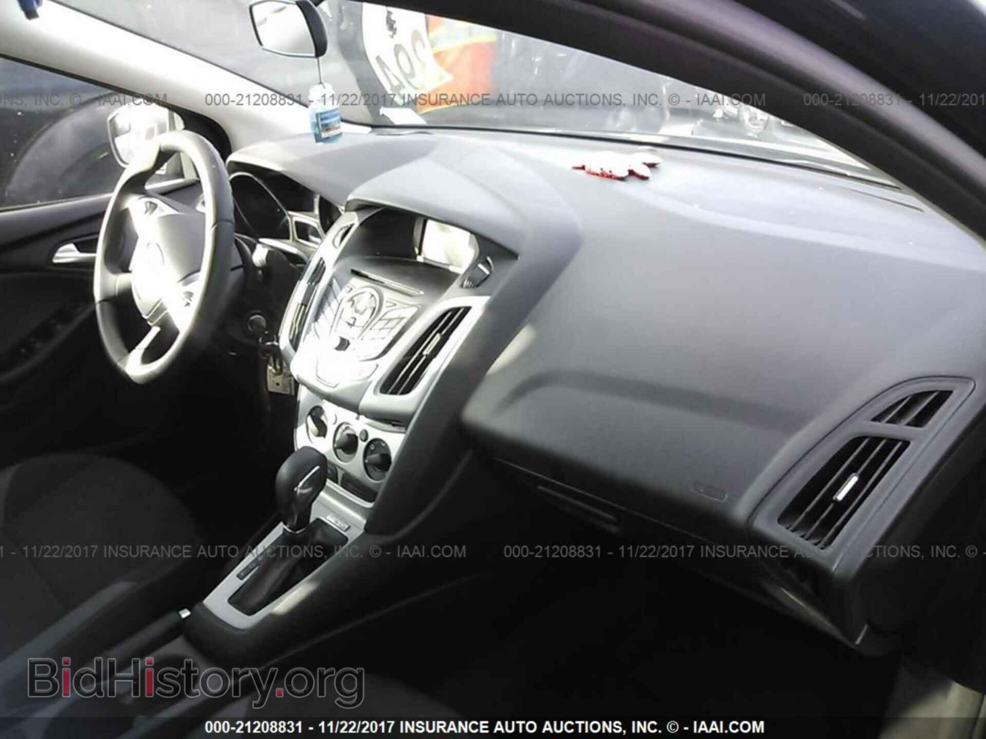 2014 Ford Focus - VIN: 1FADP3F27EL203714 - Фото 5