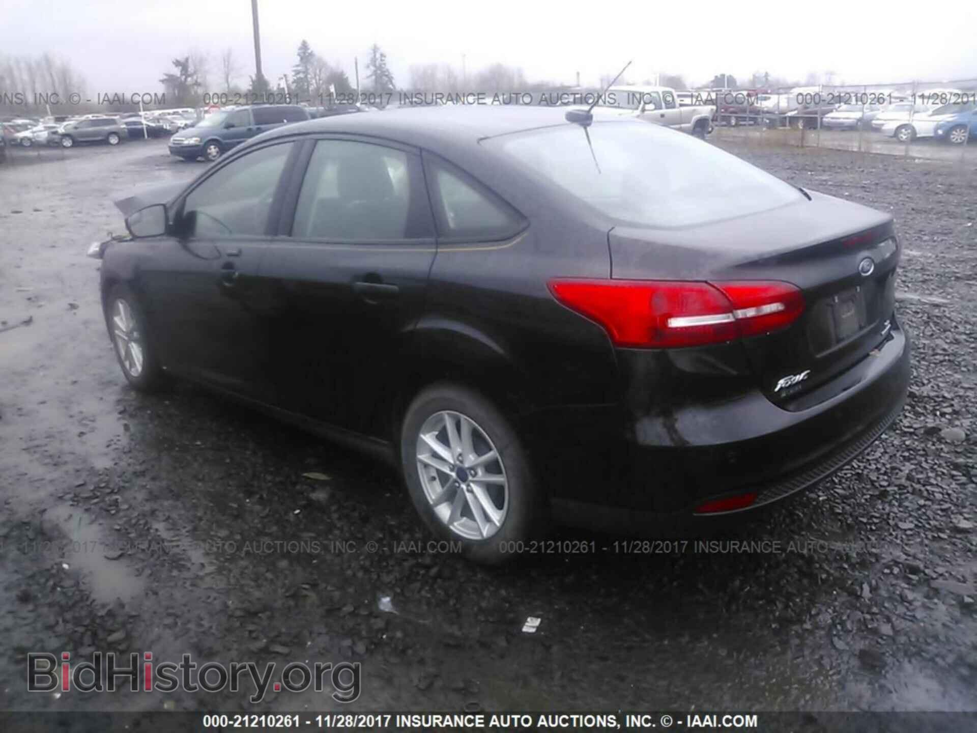2015 Ford Focus - VIN: 1FADP3F28FL365482 - Photo 3