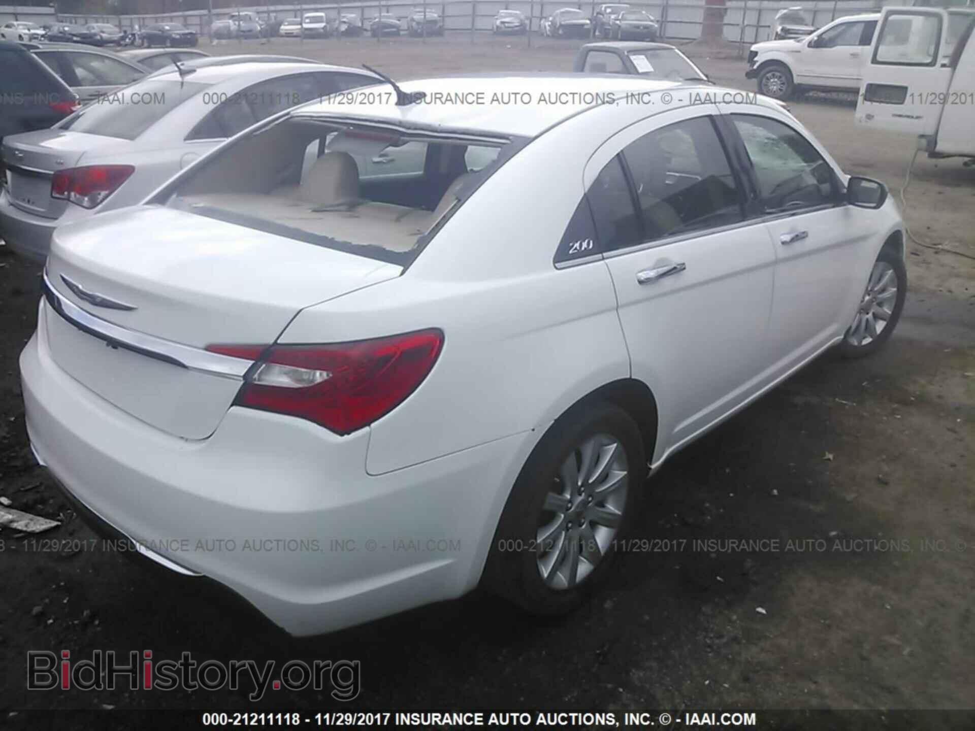 2013 Chrysler 200 - VIN: 1C3CCBCG7DN615098 - Photo 4
