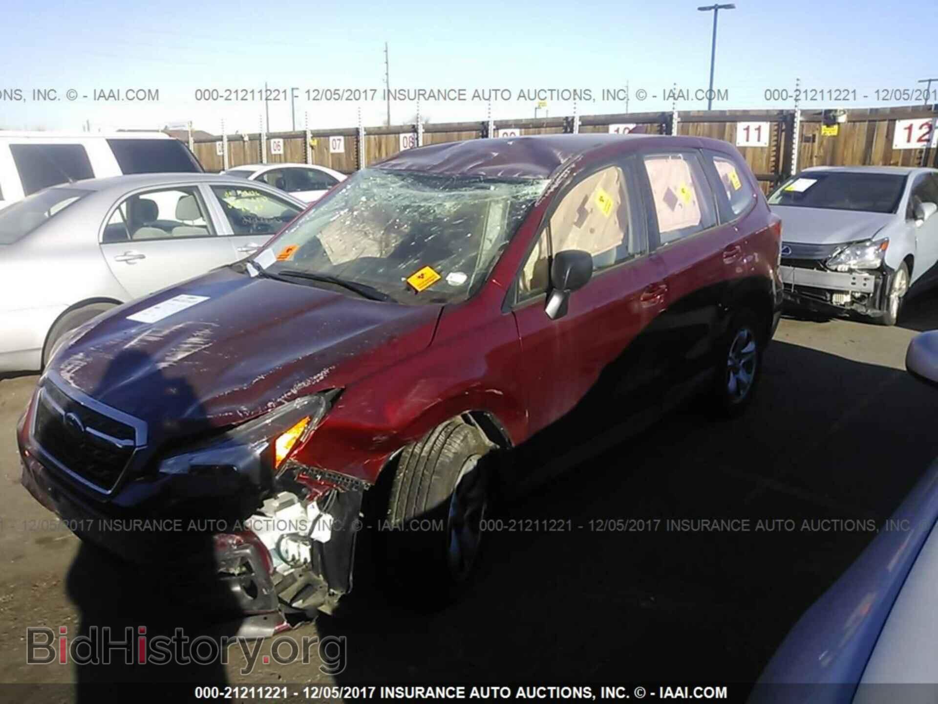 2017 Subaru Forester - VIN: JF2SJAAC5HH544206 - Фото 2