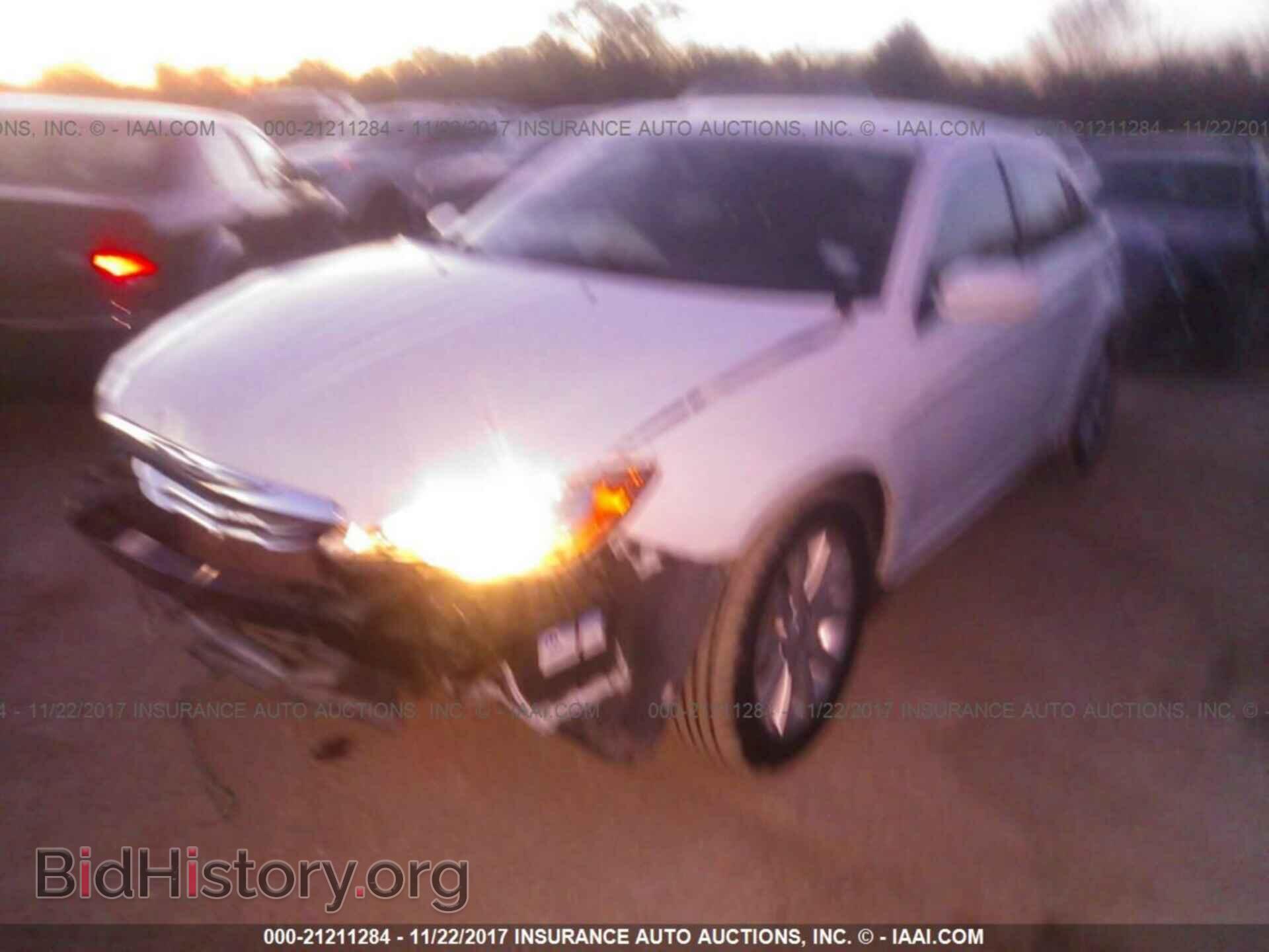 2014 Chrysler 200 - VIN: 1C3CCBBB2EN178716 - Photo 2