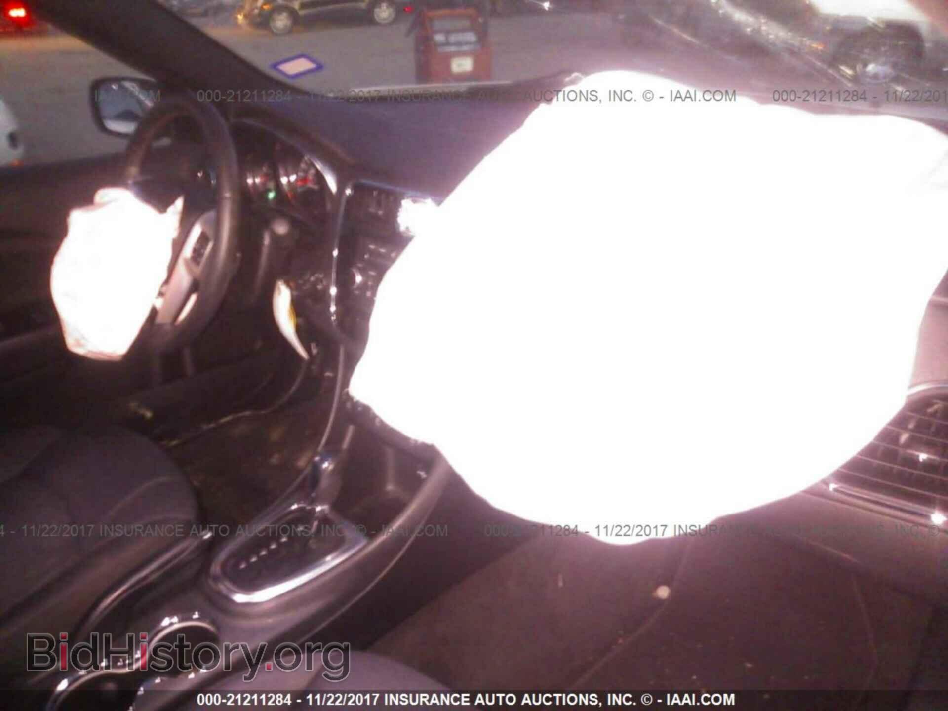 2014 Chrysler 200 - VIN: 1C3CCBBB2EN178716 - Photo 5